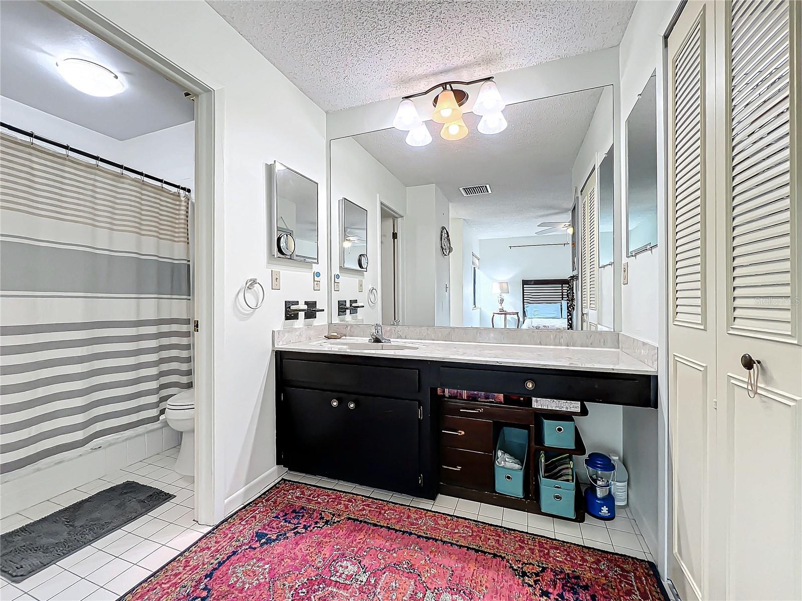615 WOODRIDGE DR