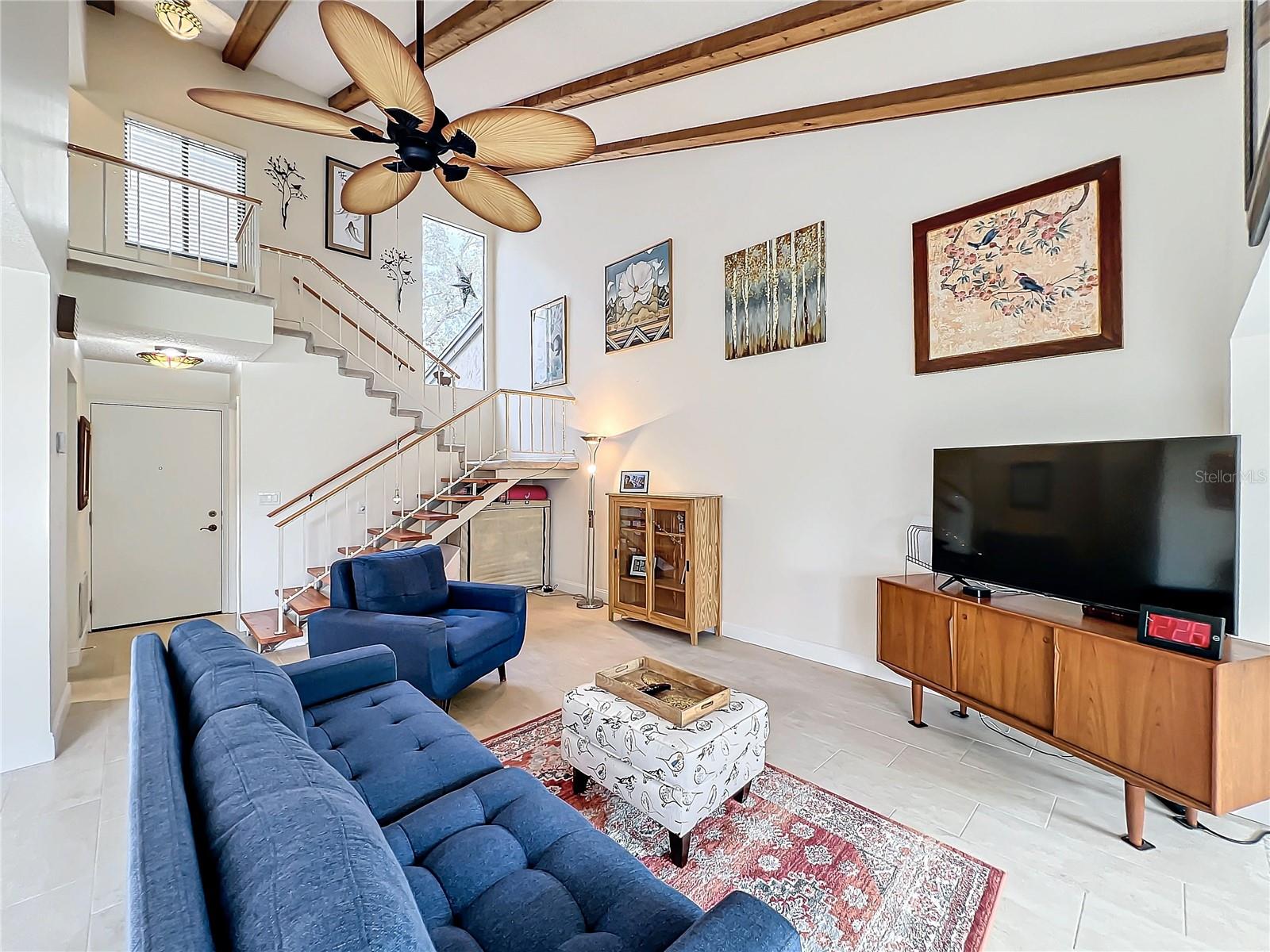 615 WOODRIDGE DR