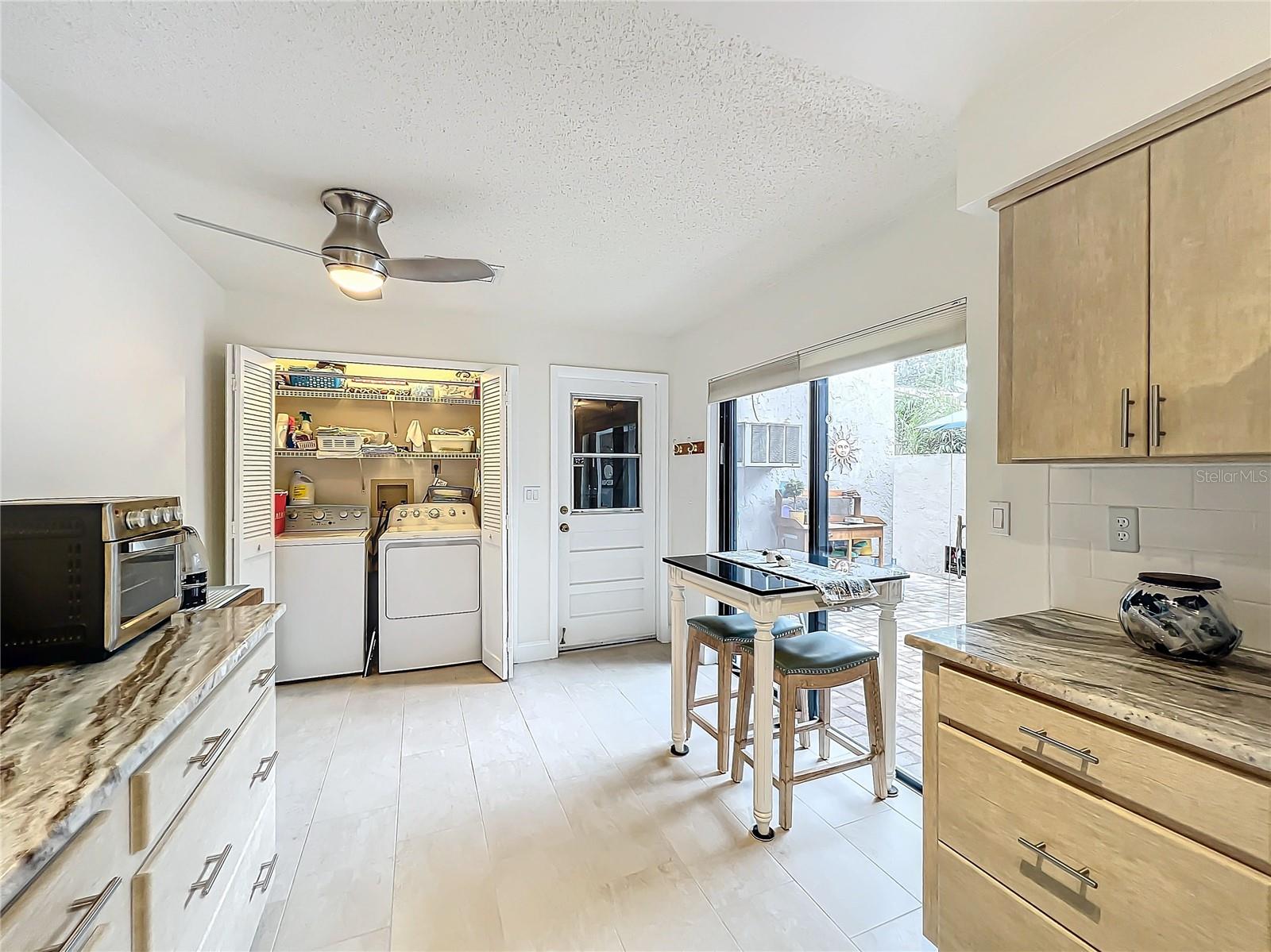 615 WOODRIDGE DR