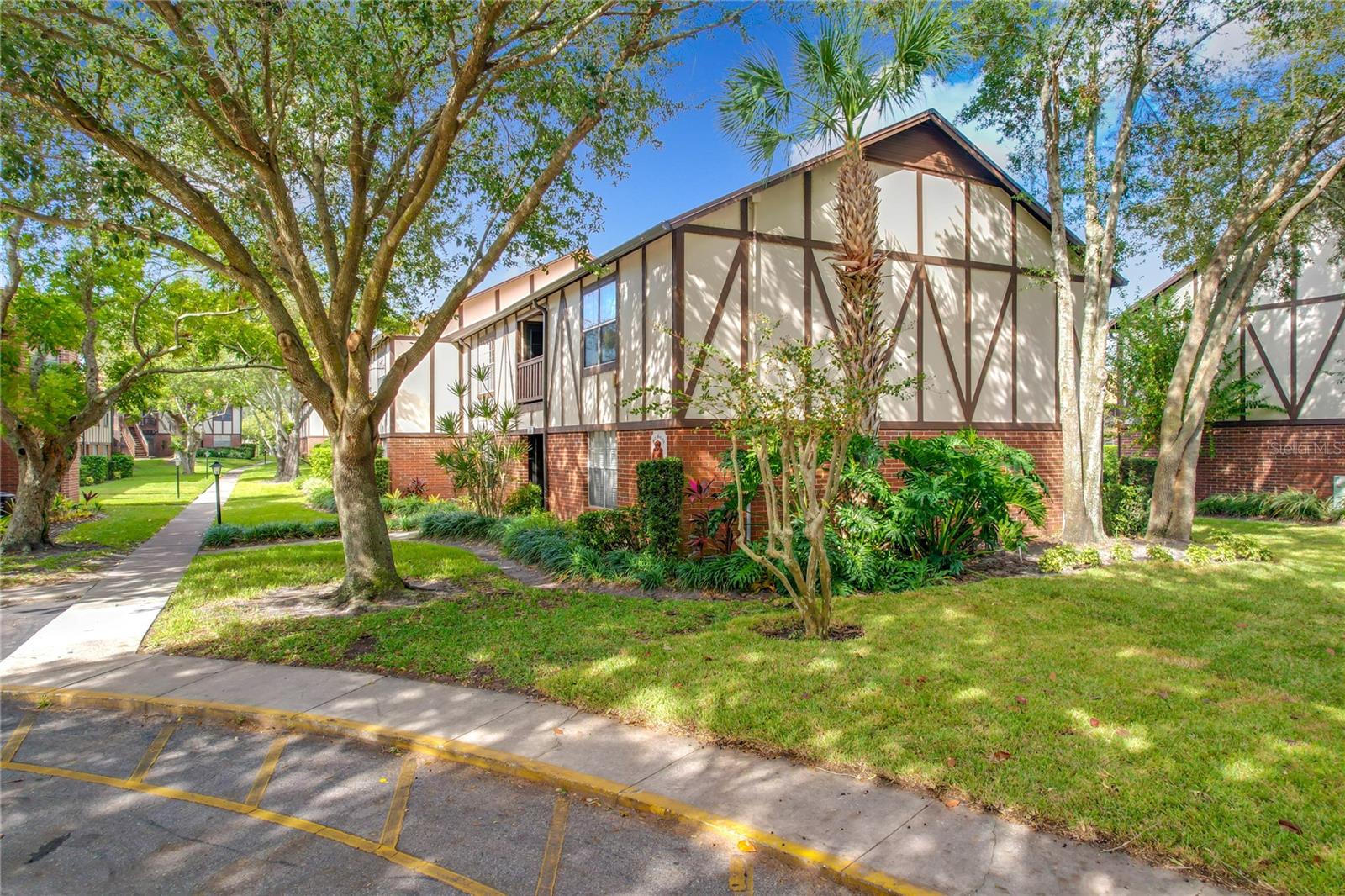 5327 HANSEL AVE #E19