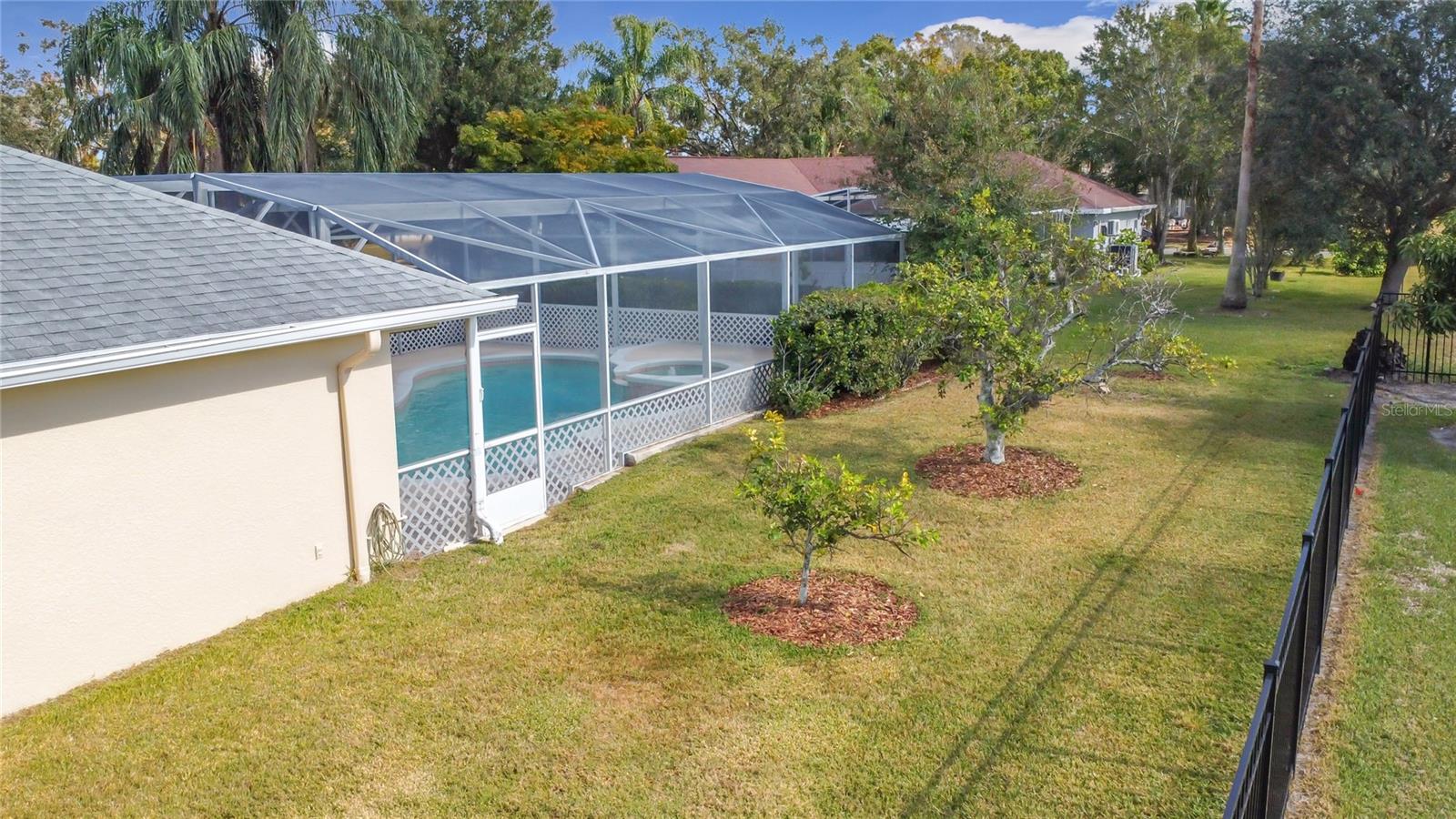 231 WATERS EDGE DR