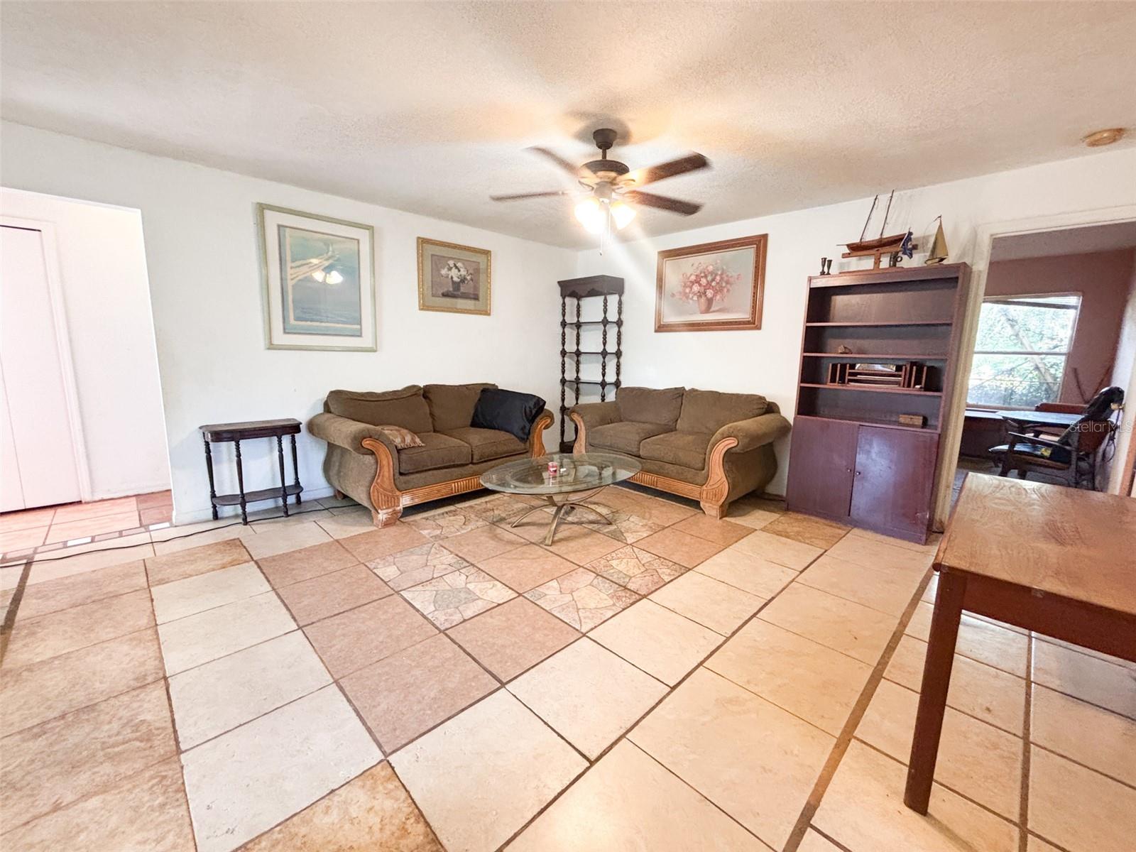 319 W LADY LAKE BLVD