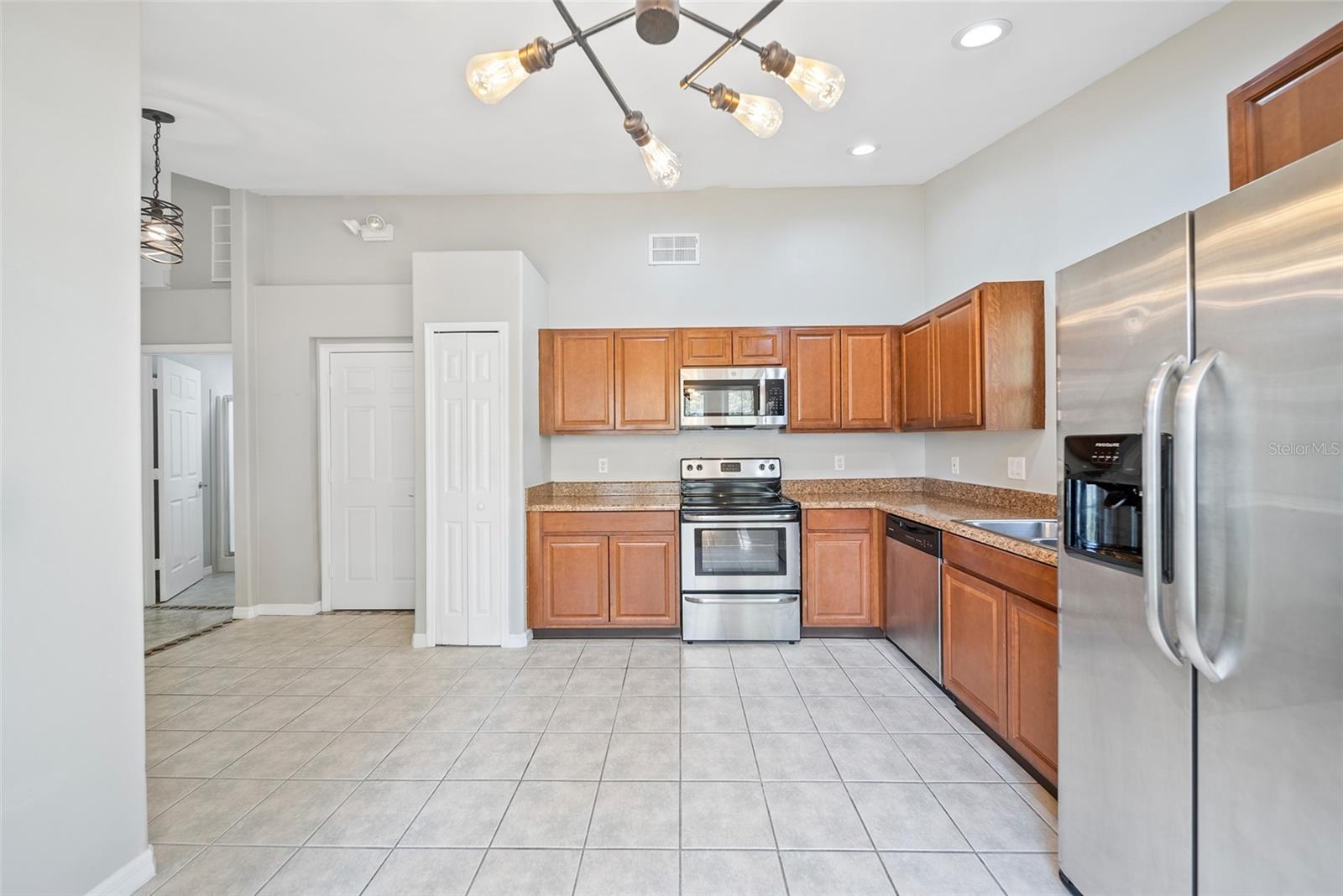 1631 OAK HILL TRL