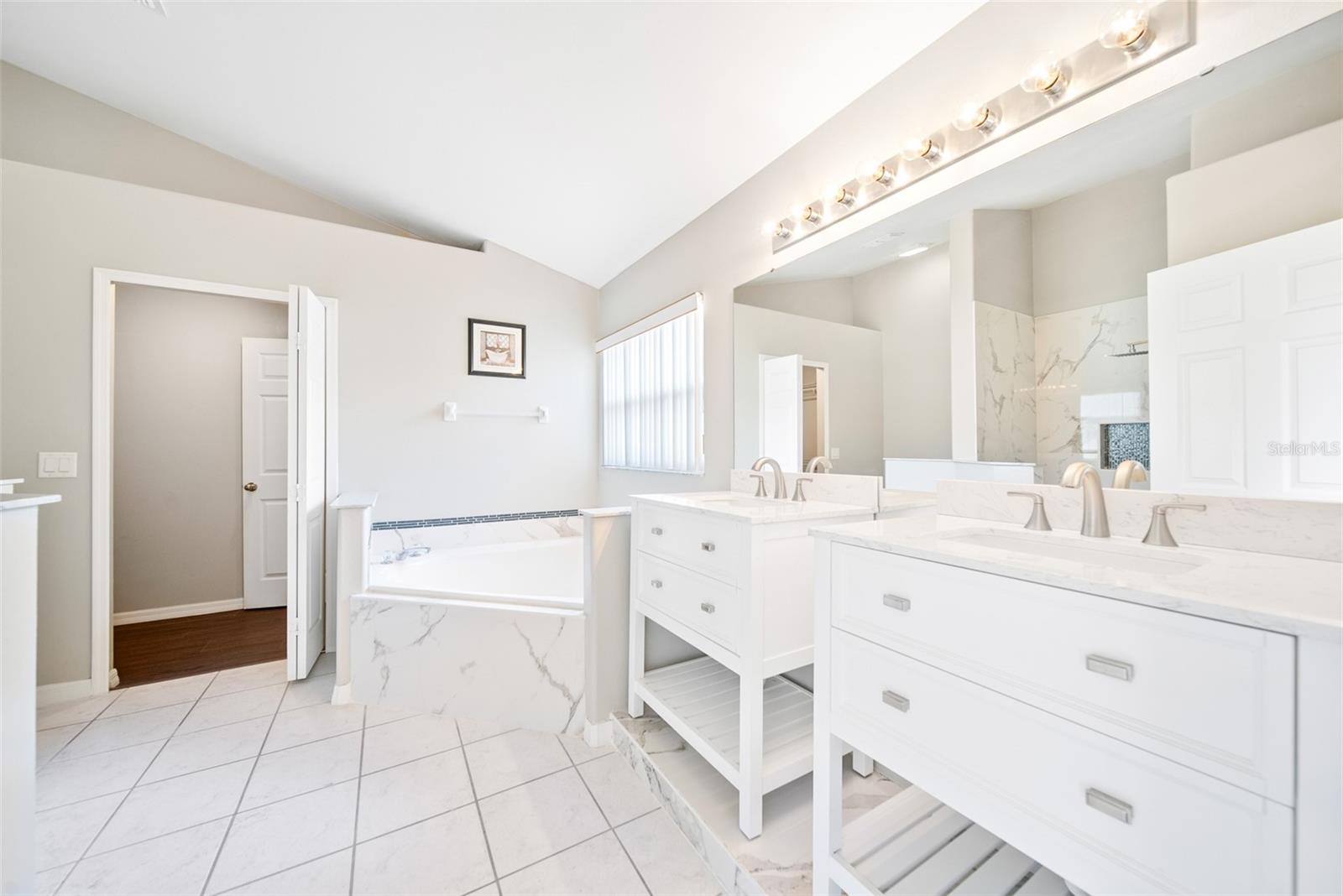 1631 OAK HILL TRL