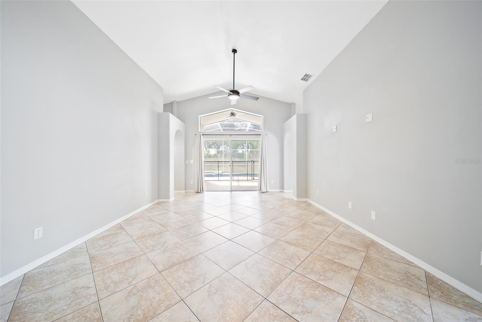 1631 OAK HILL TRL