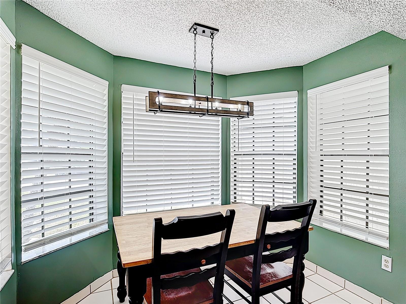 1021 WHALEBONE BAY DR