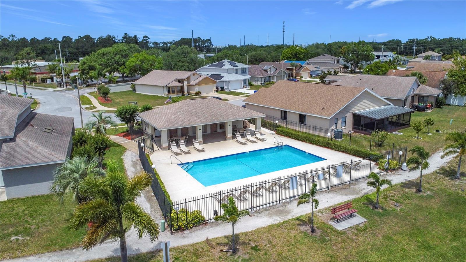 1021 WHALEBONE BAY DR