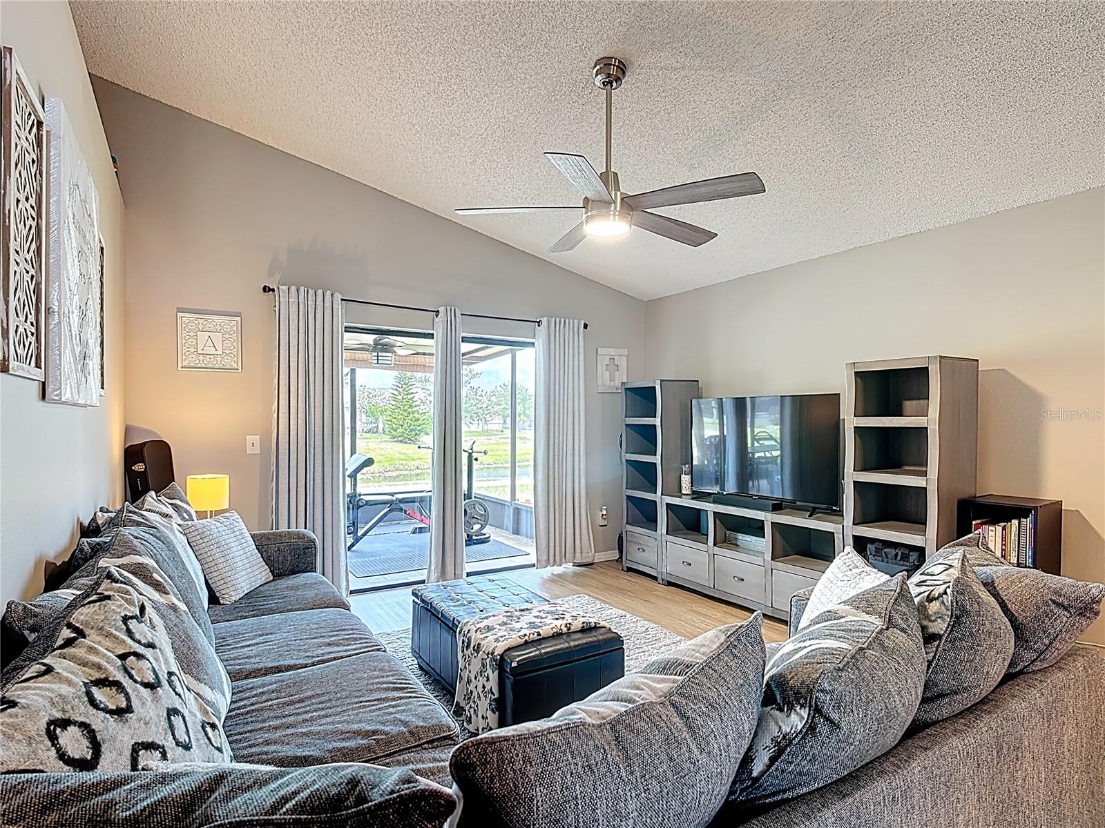 1021 WHALEBONE BAY DR