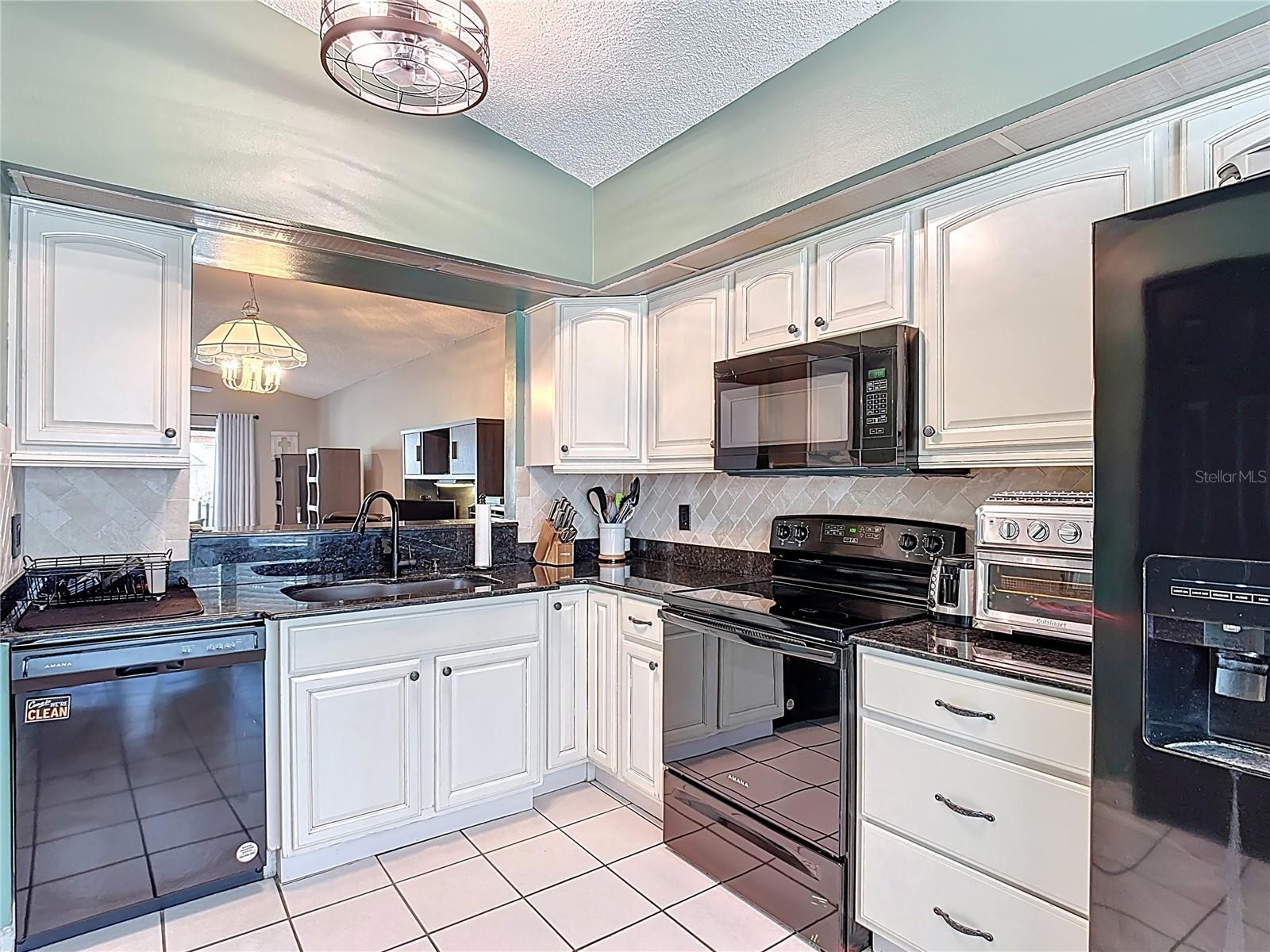 1021 WHALEBONE BAY DR