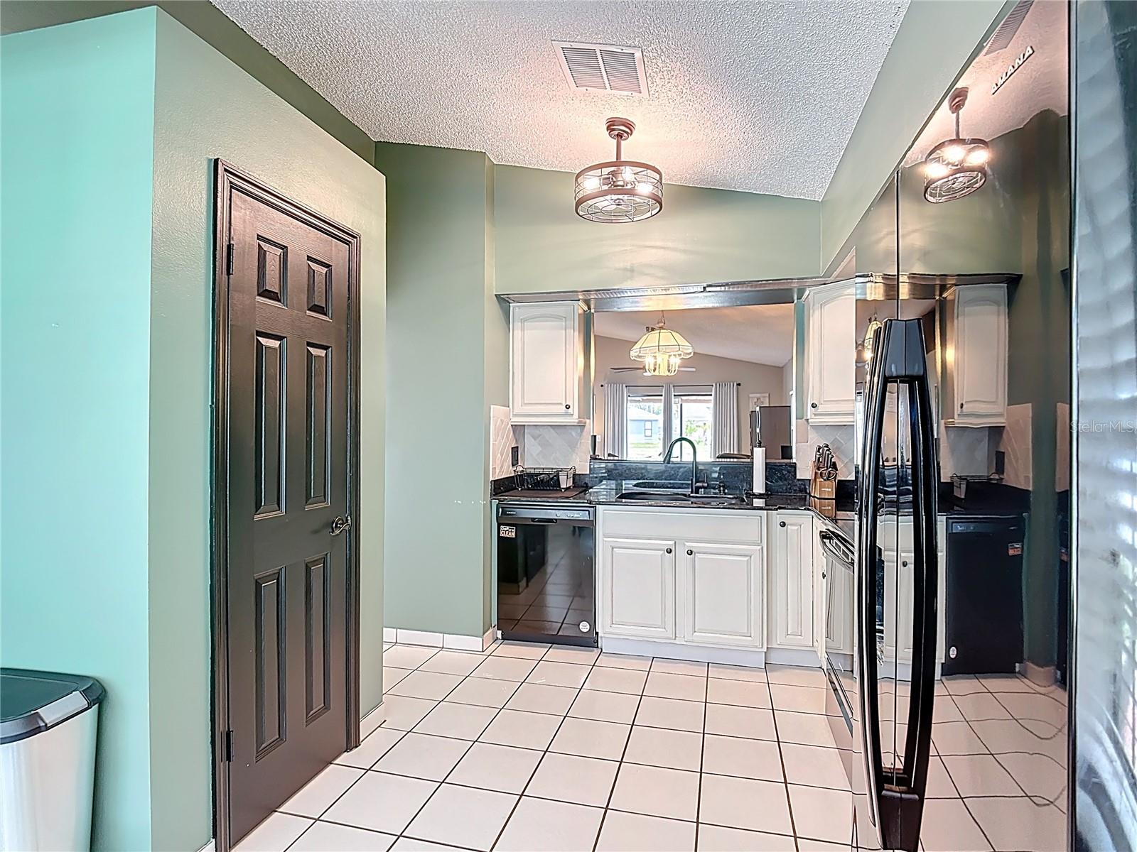 1021 WHALEBONE BAY DR