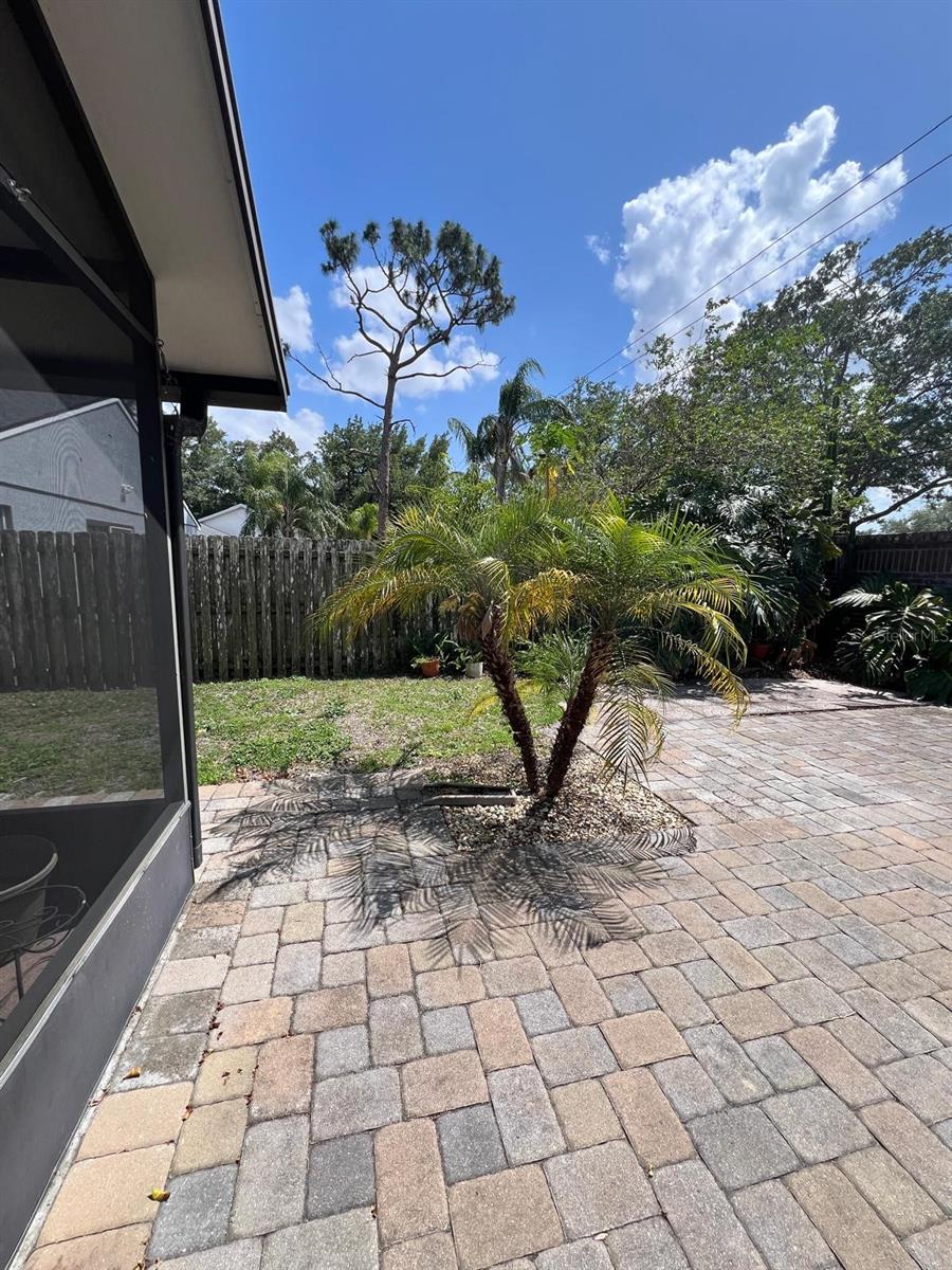 2873 FALLING TREE CIR