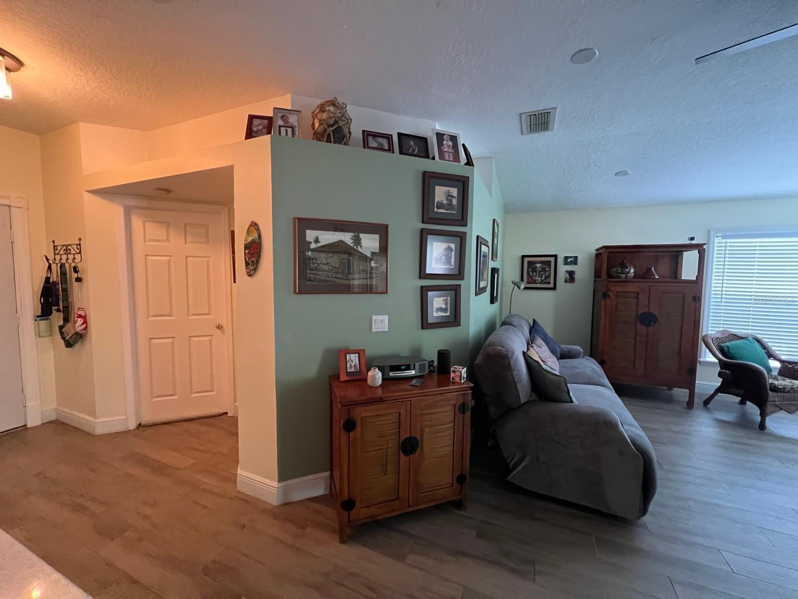 2873 FALLING TREE CIR