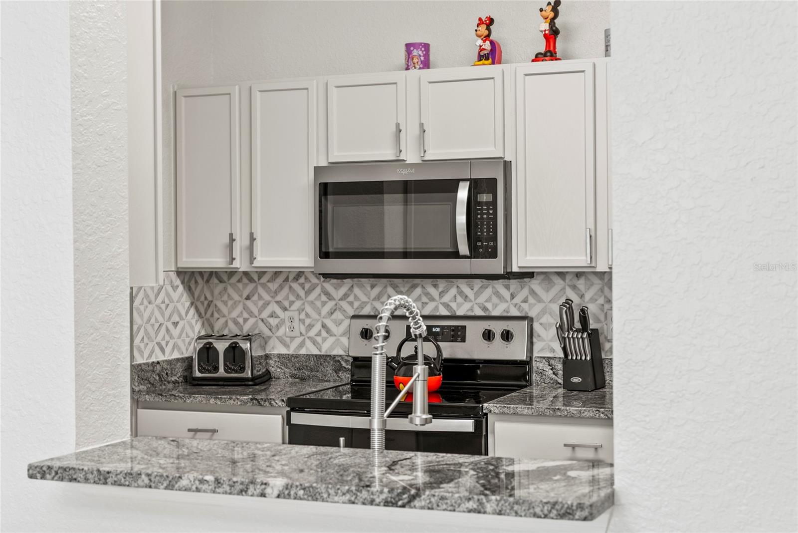 2778 ALMATON LOOP #402