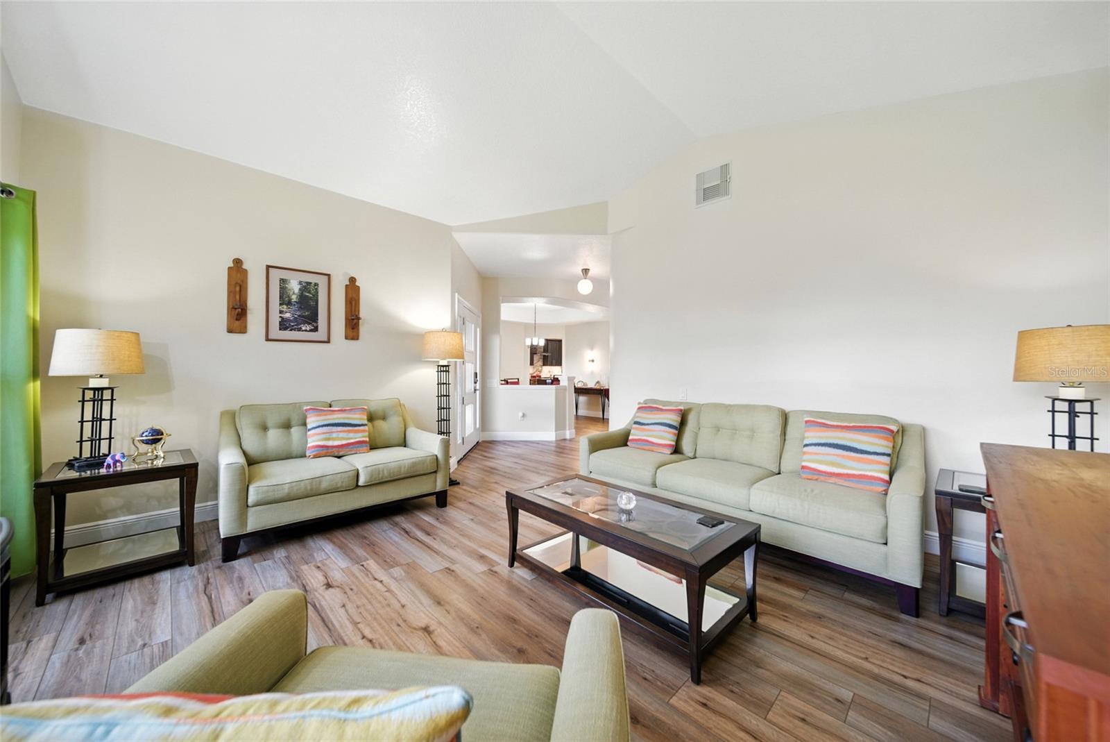 829 CURA CT