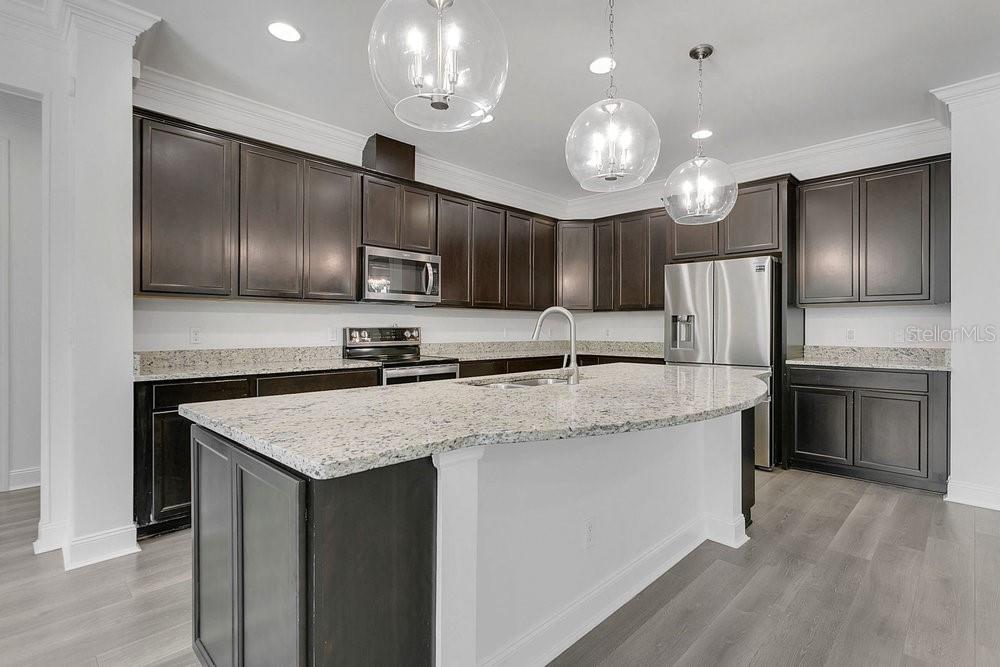 14105 LARKSPUR LAKE DR