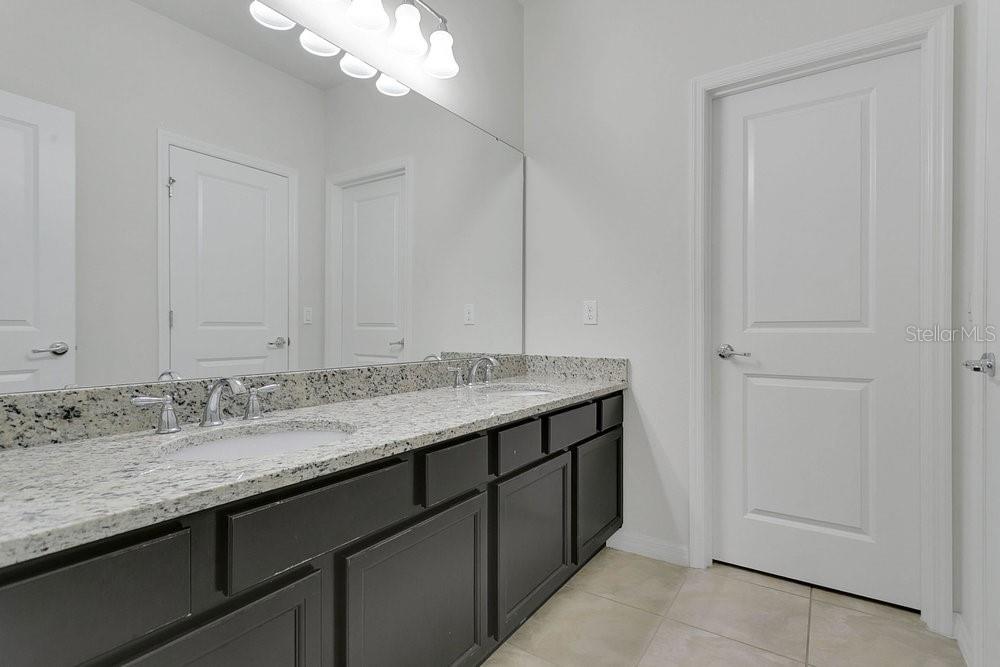 14105 LARKSPUR LAKE DR