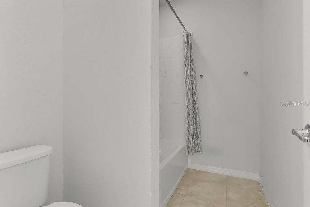 14105 LARKSPUR LAKE DR