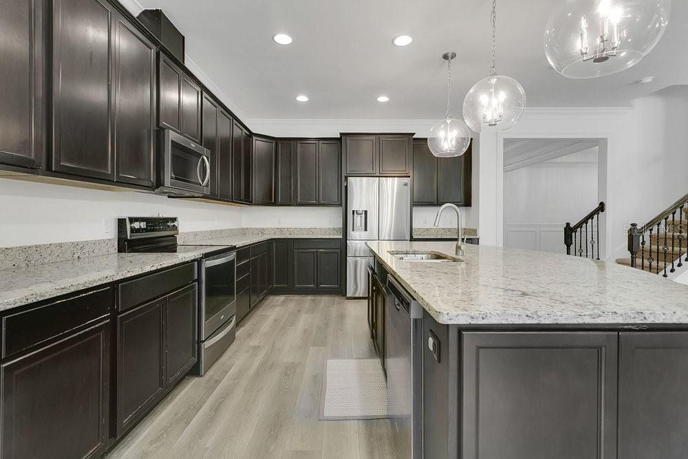 14105 LARKSPUR LAKE DR