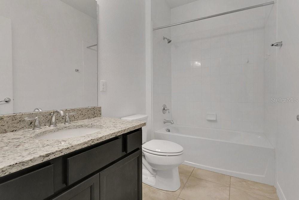 14105 LARKSPUR LAKE DR