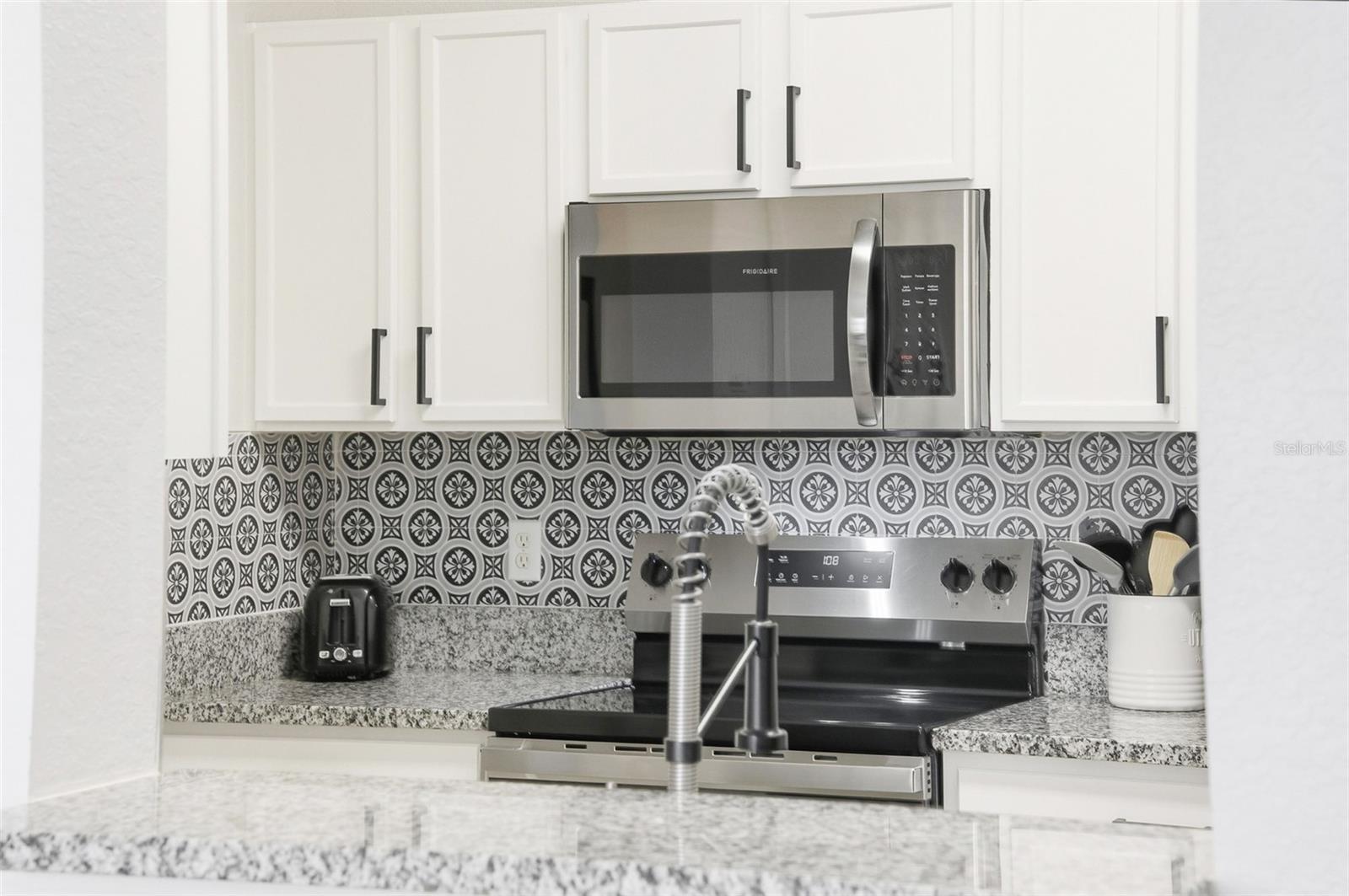 2778 ALMATON LOOP #302