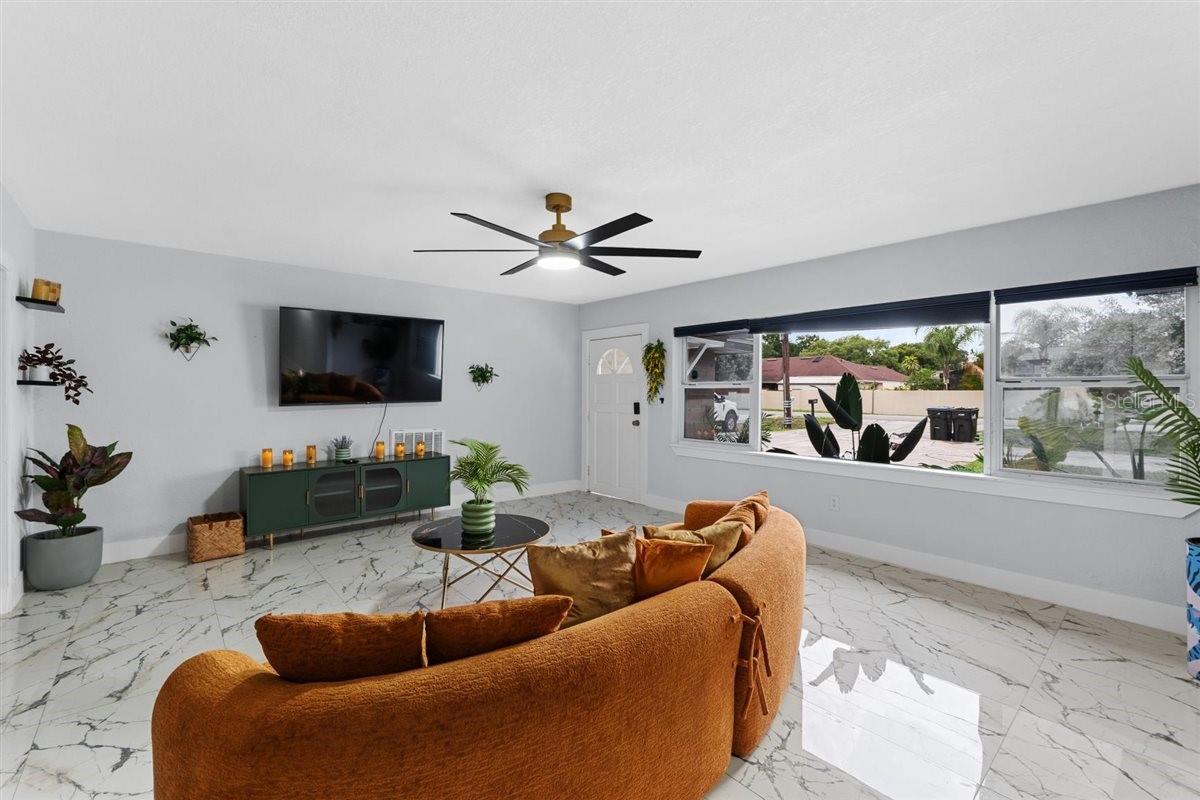 8120 GONDOLA DR