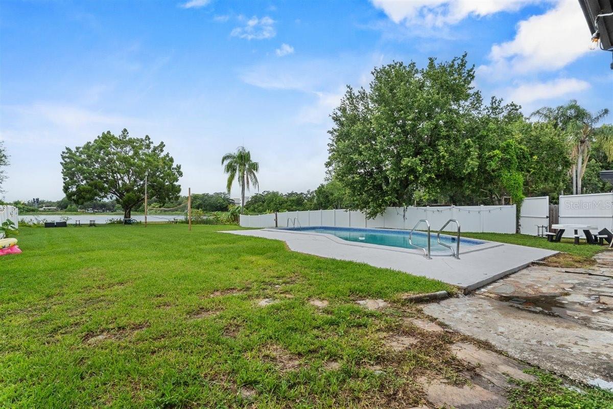 8120 GONDOLA DR