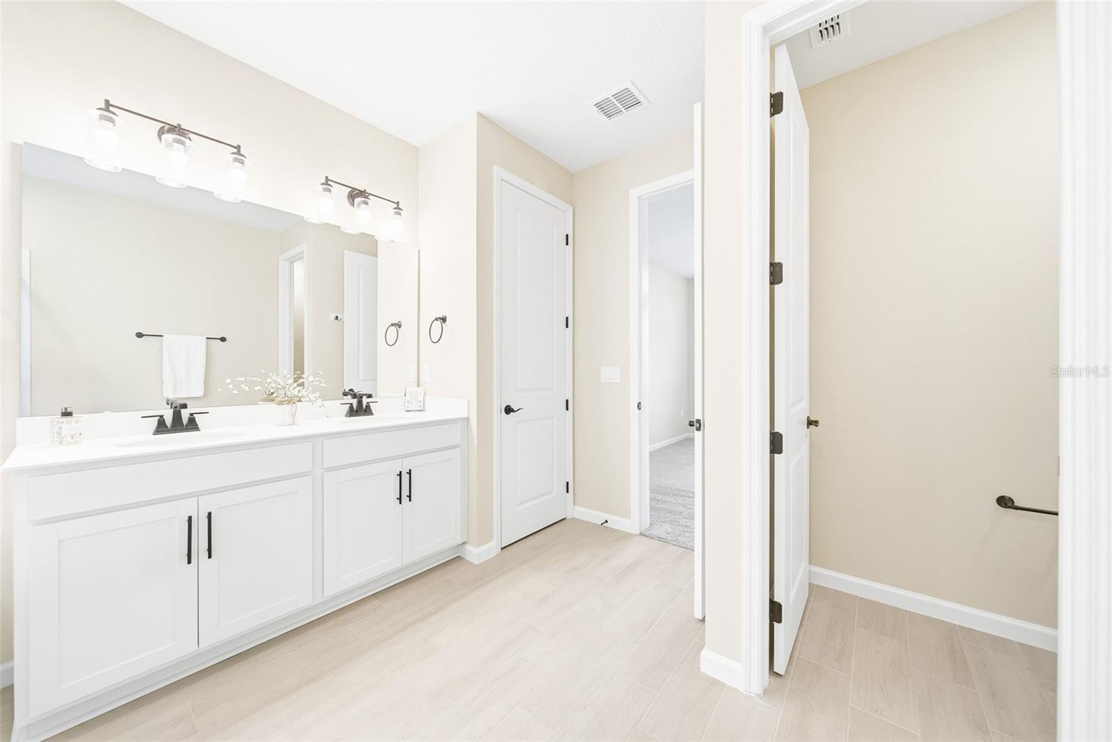 253 HILLTOP BLOOM LOOP