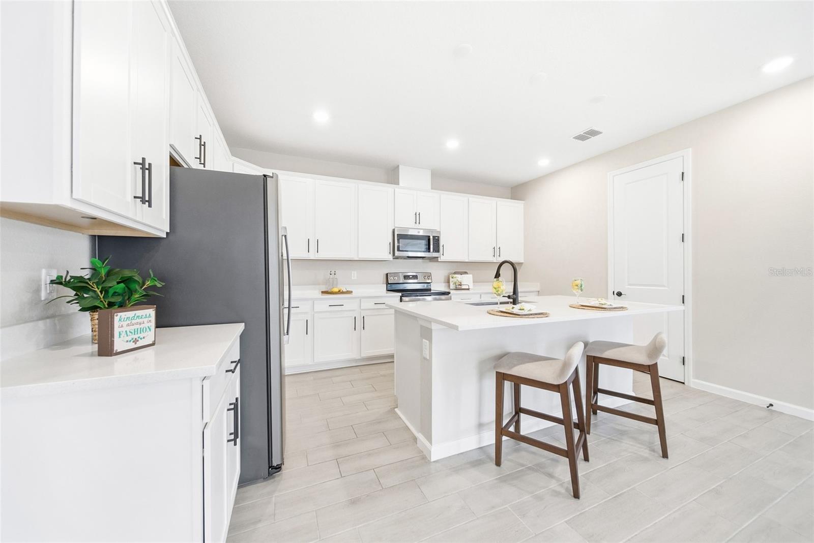 253 HILLTOP BLOOM LOOP