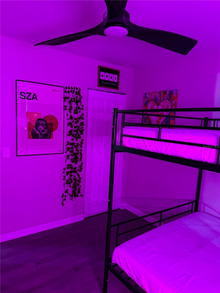 370 HAND AVE