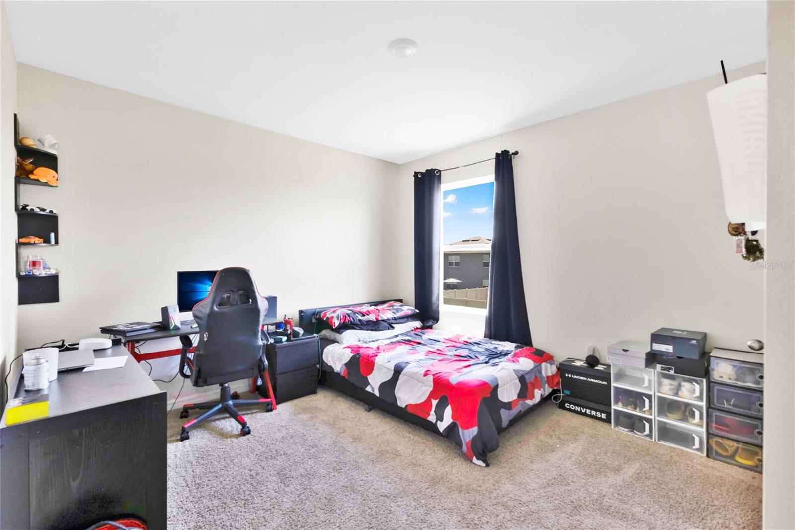 831 TURNER LN