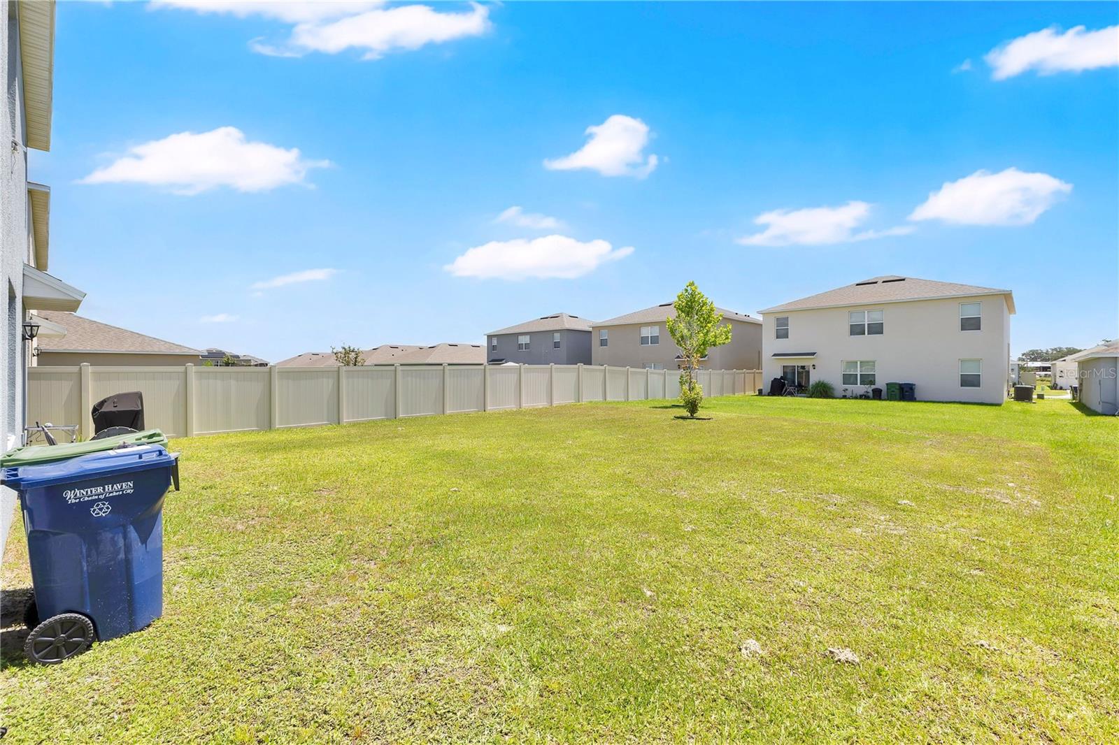 831 TURNER LN