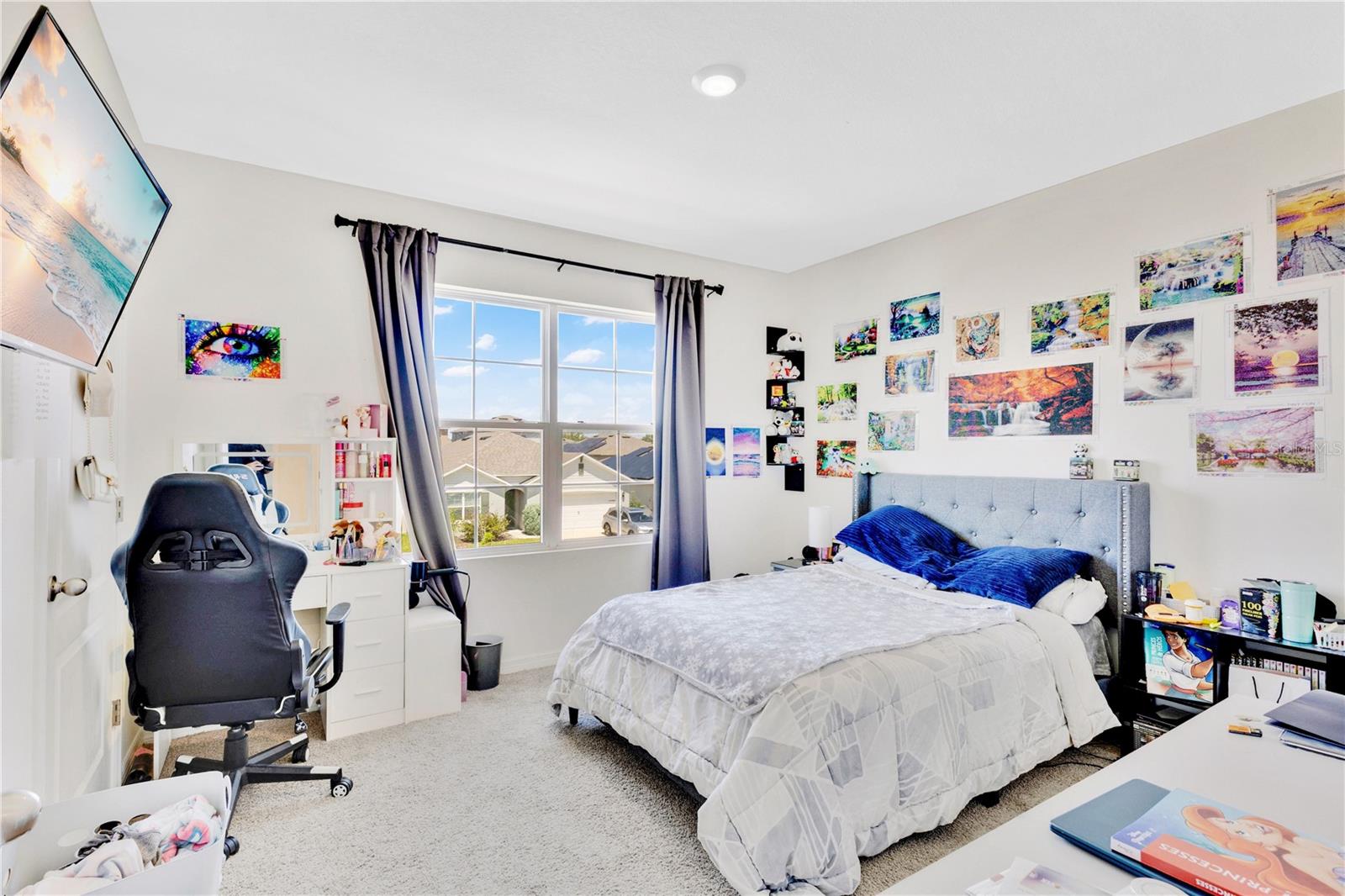 831 TURNER LN