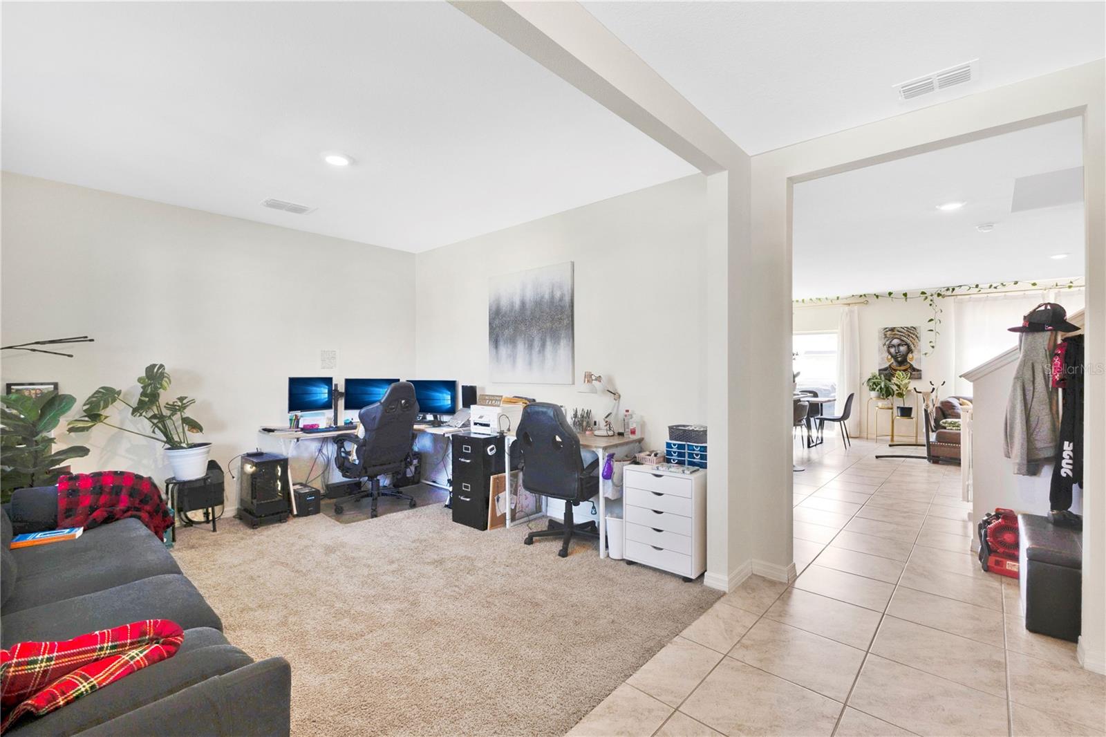 831 TURNER LN