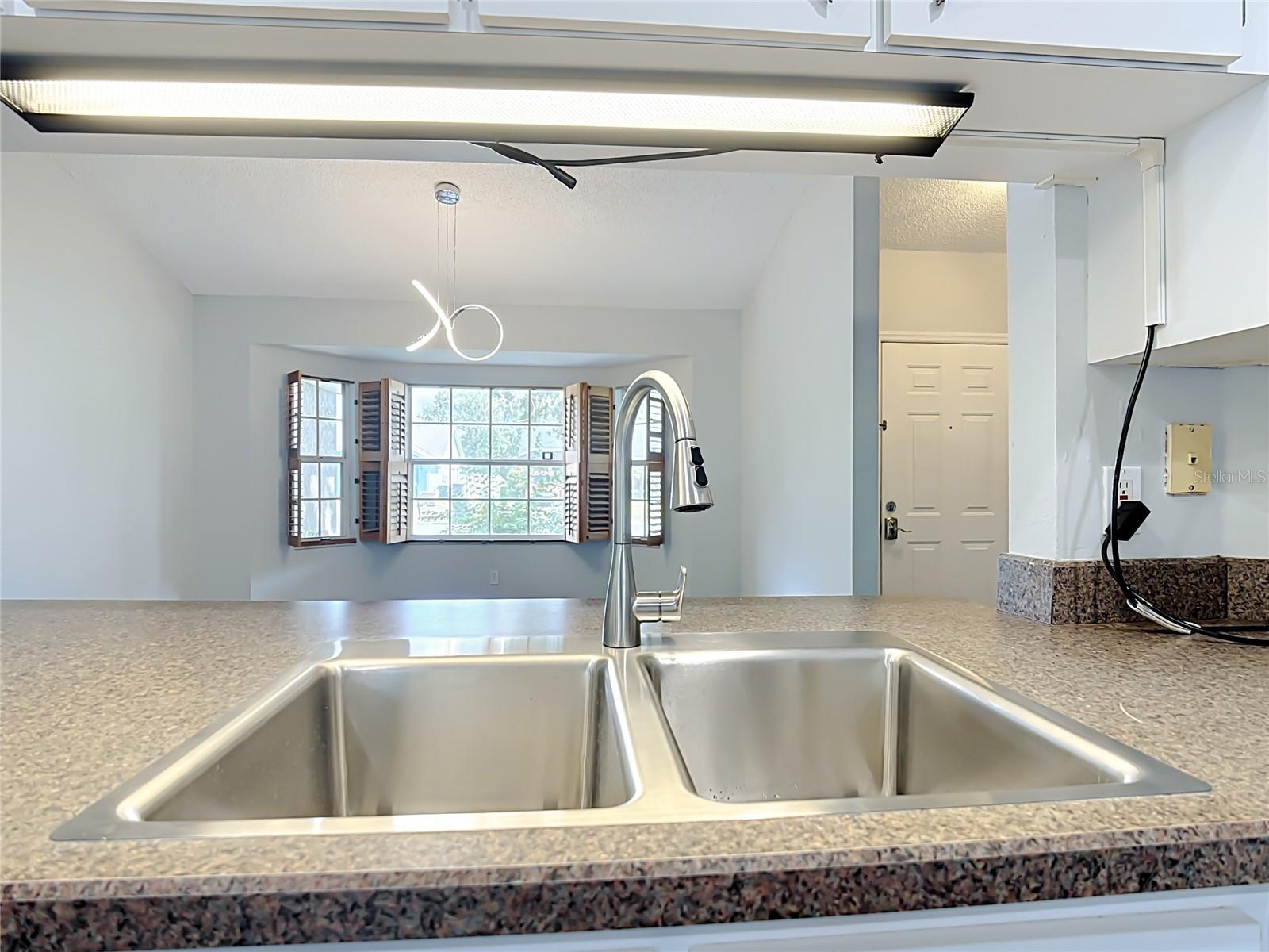 227 ROBBINS REST CIR