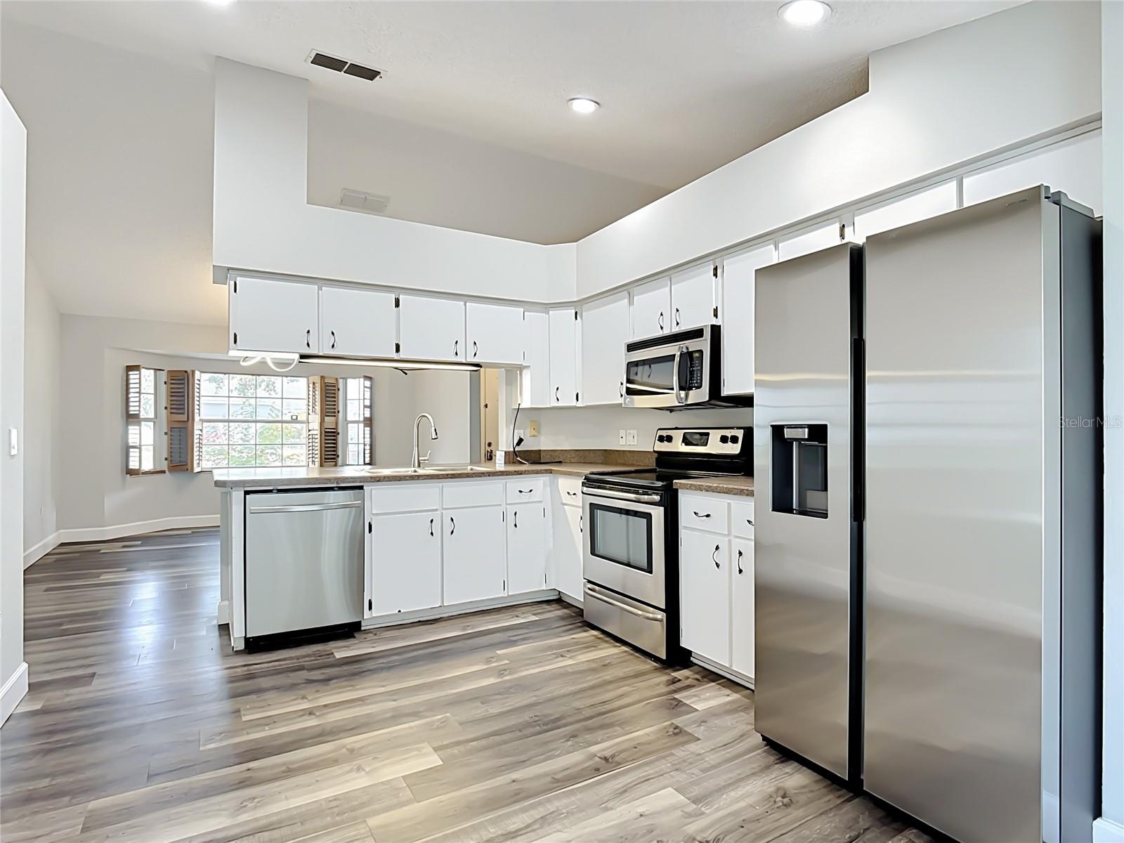 227 ROBBINS REST CIR