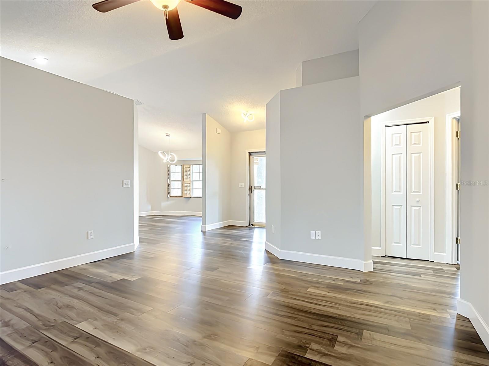 227 ROBBINS REST CIR