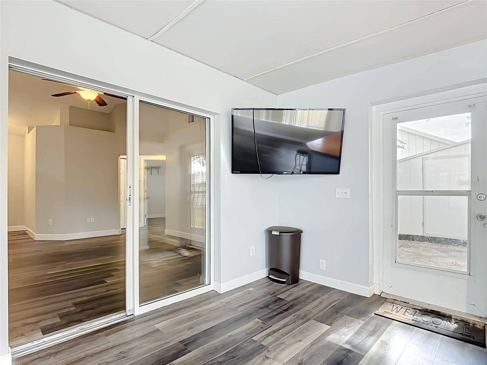 227 ROBBINS REST CIR