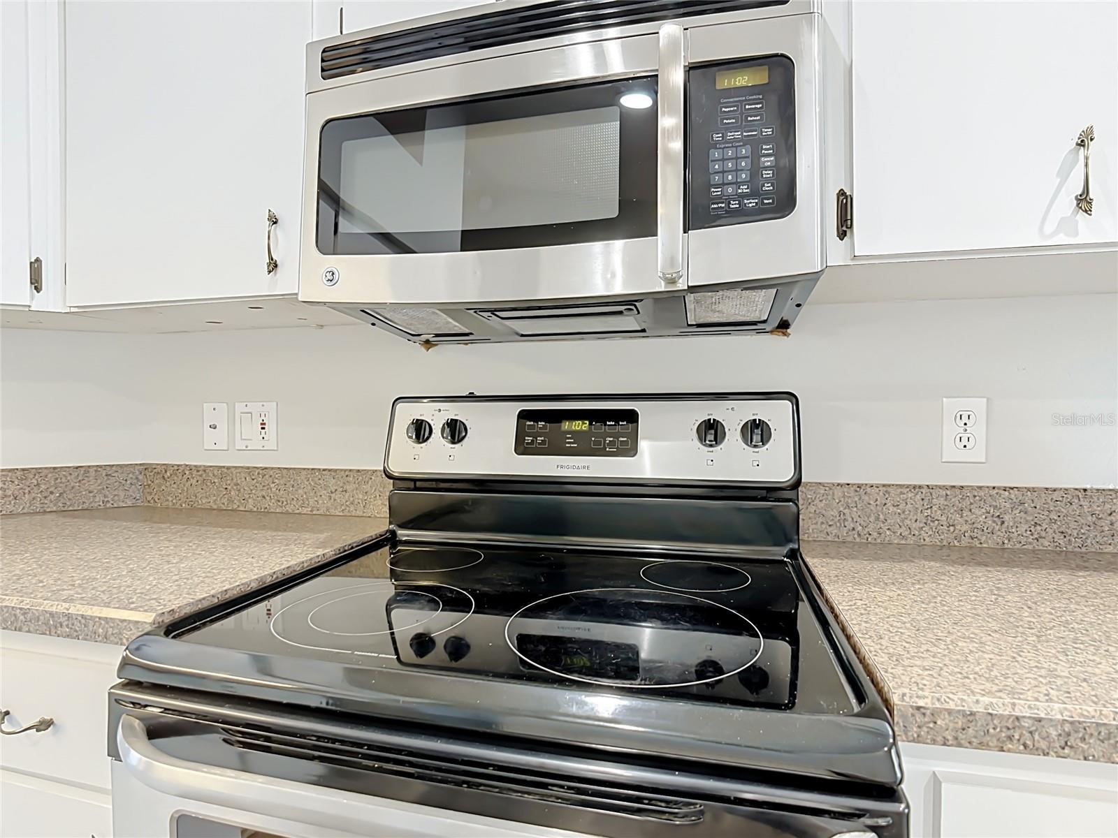 227 ROBBINS REST CIR