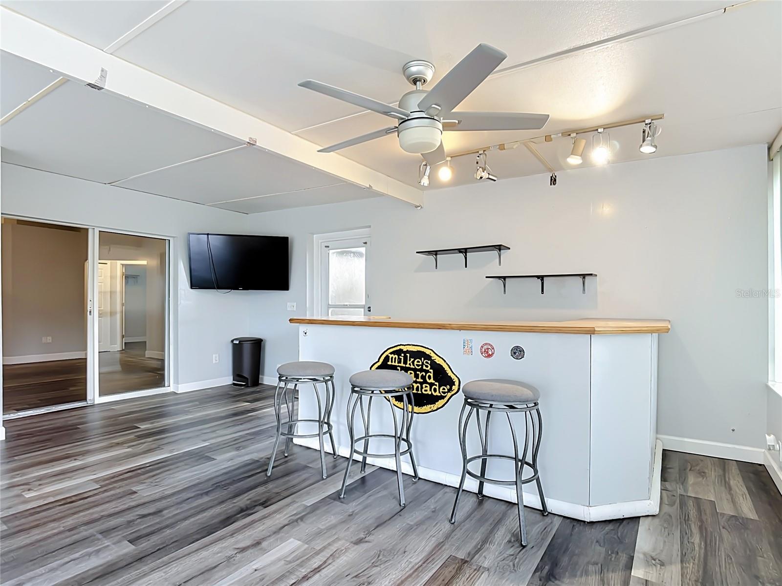 227 ROBBINS REST CIR
