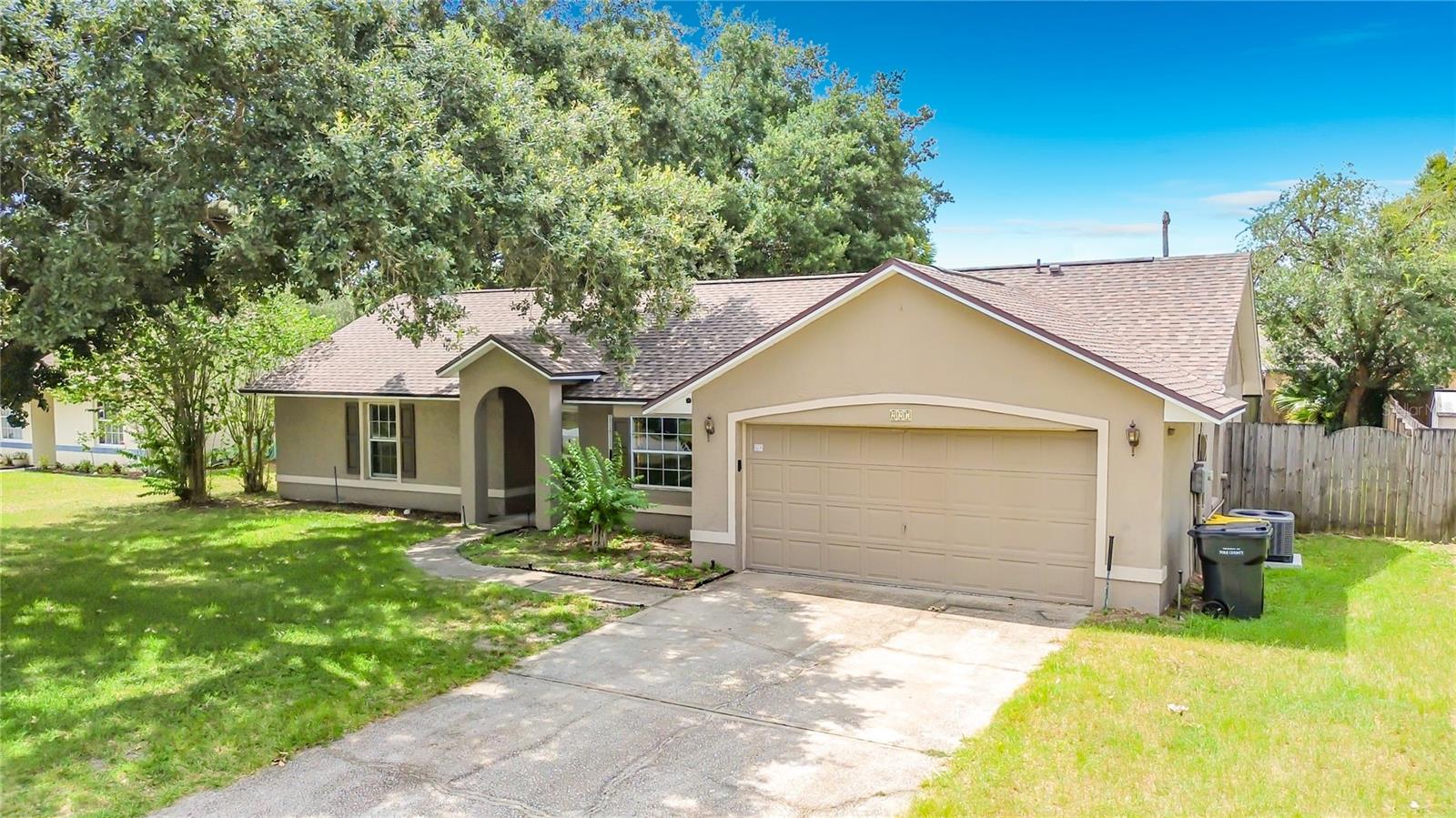 227 ROBBINS REST CIR