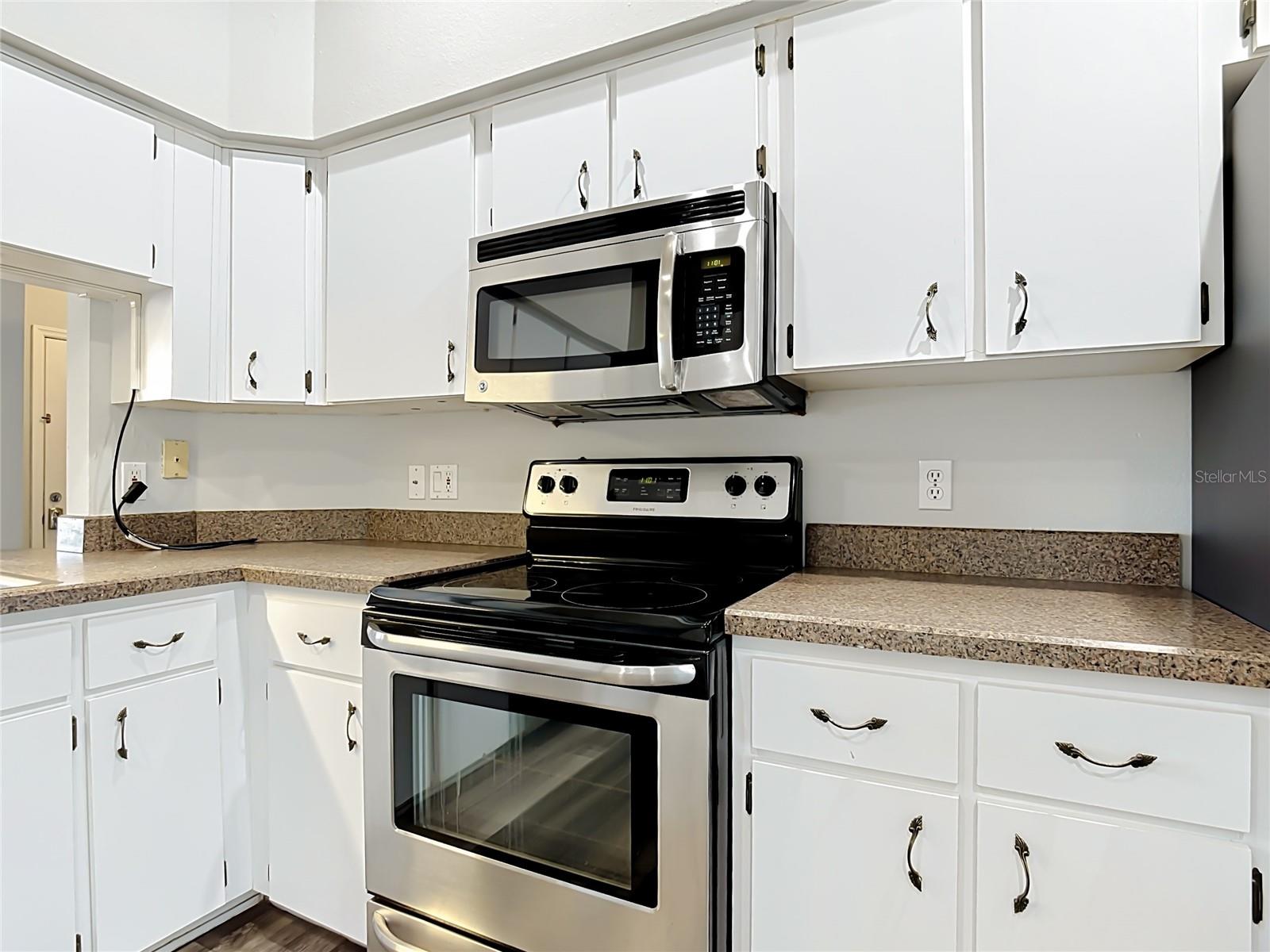 227 ROBBINS REST CIR