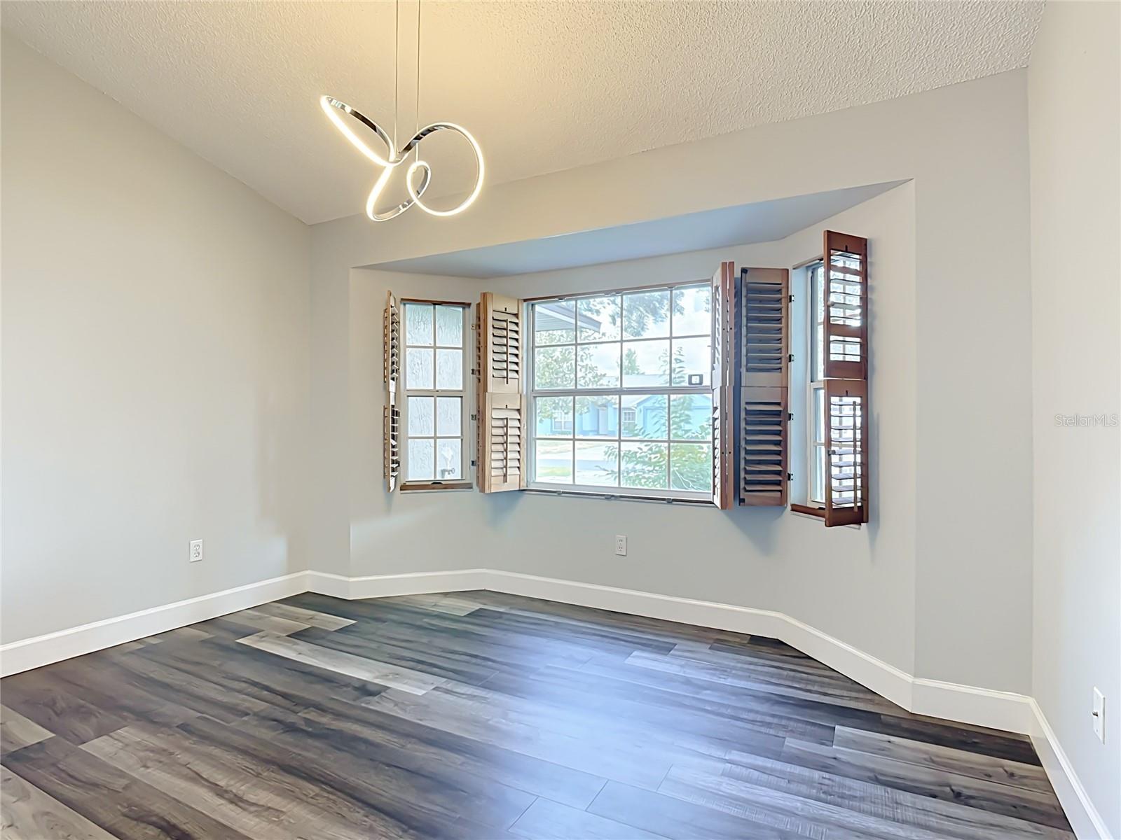 227 ROBBINS REST CIR