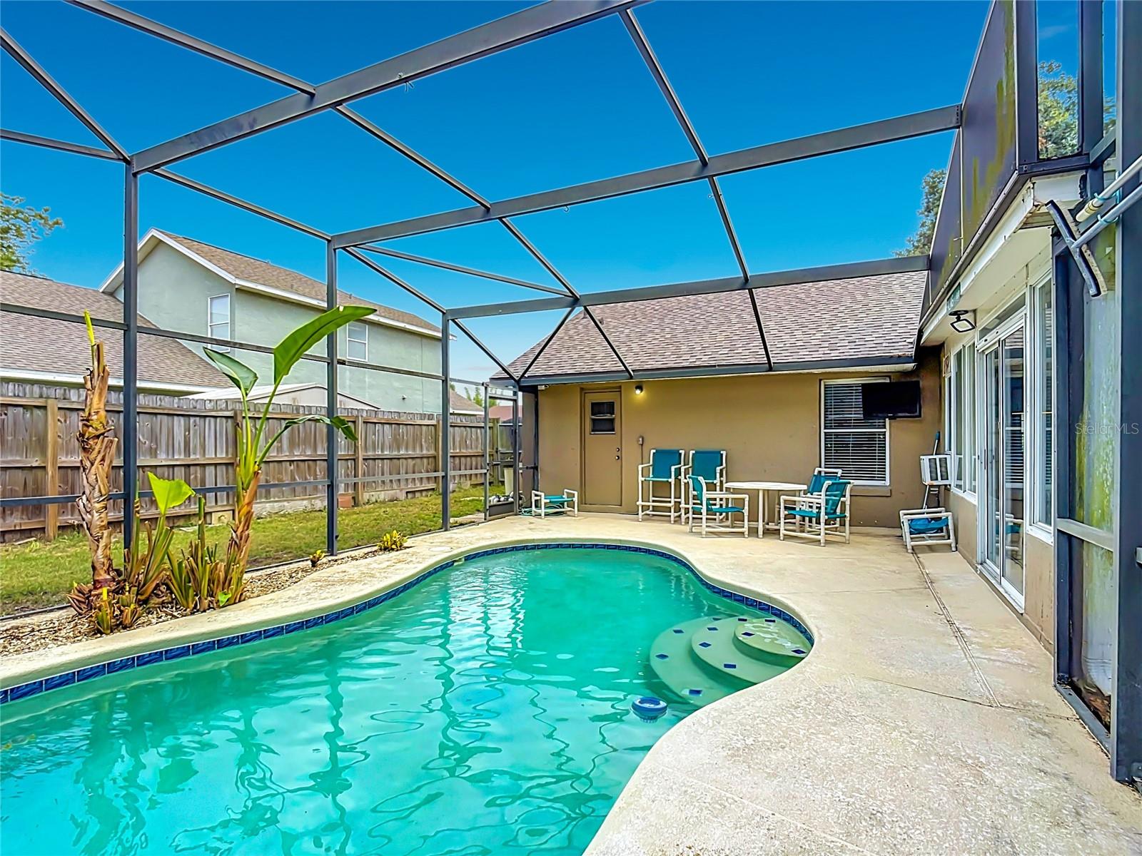 227 ROBBINS REST CIR