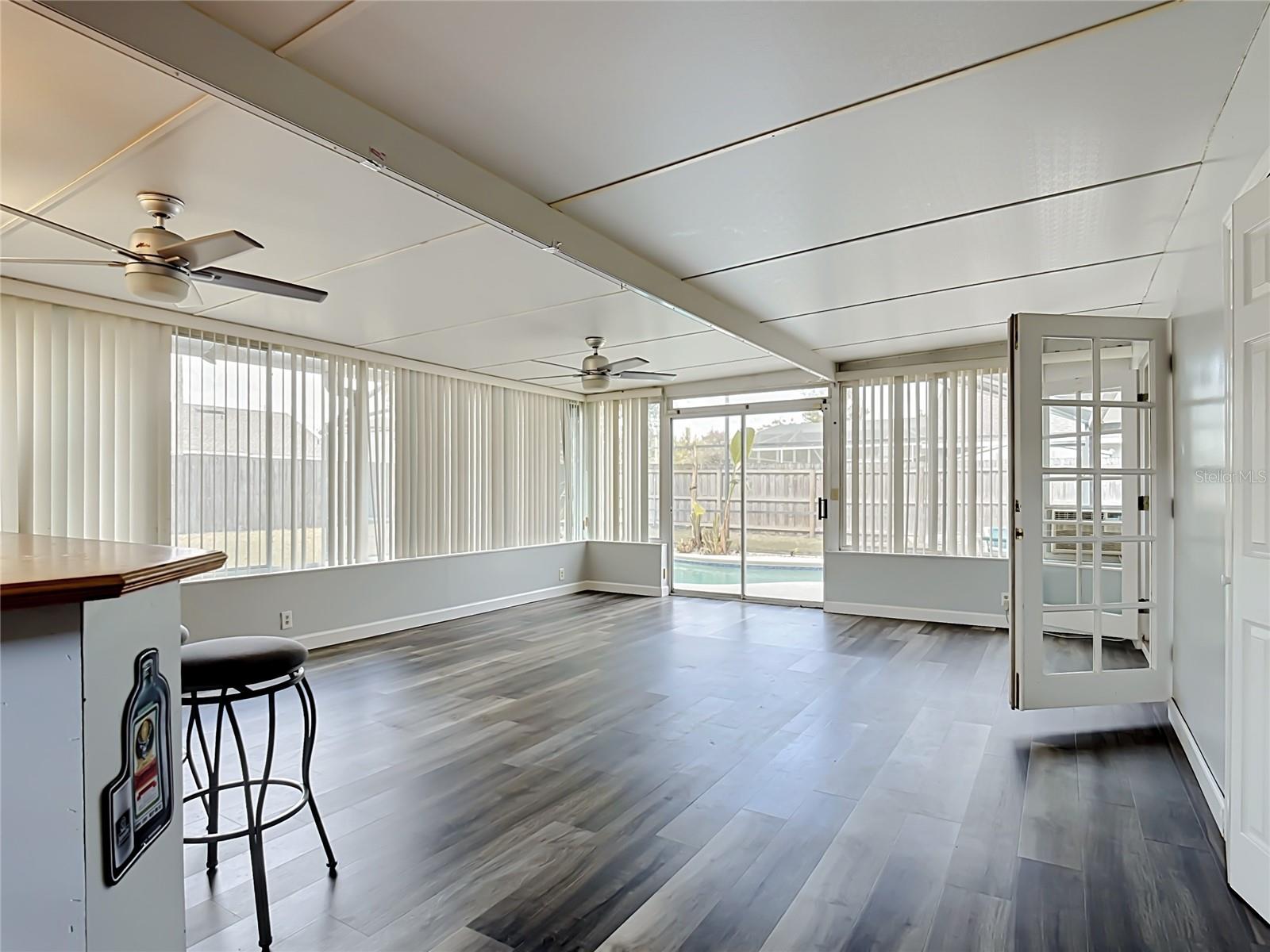 227 ROBBINS REST CIR