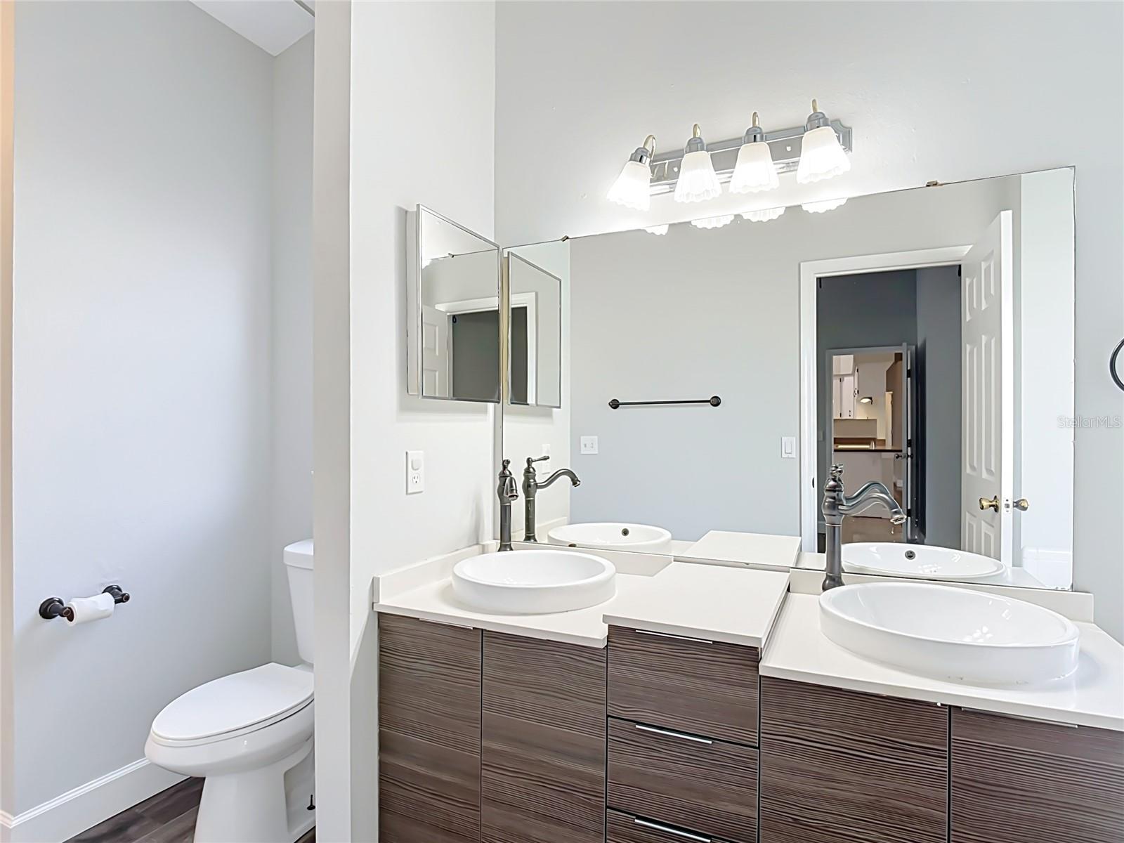 227 ROBBINS REST CIR