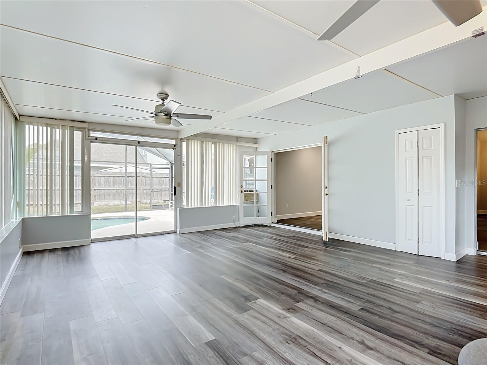 227 ROBBINS REST CIR