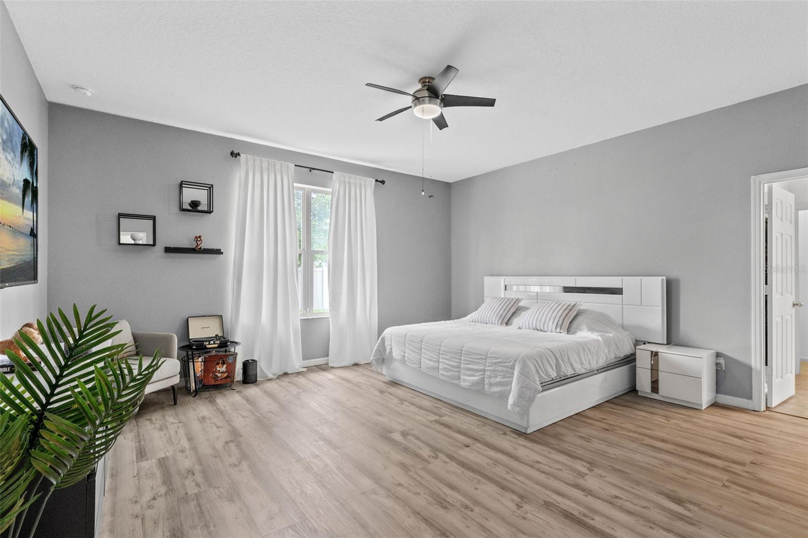 1553 PINE MARSH LOOP