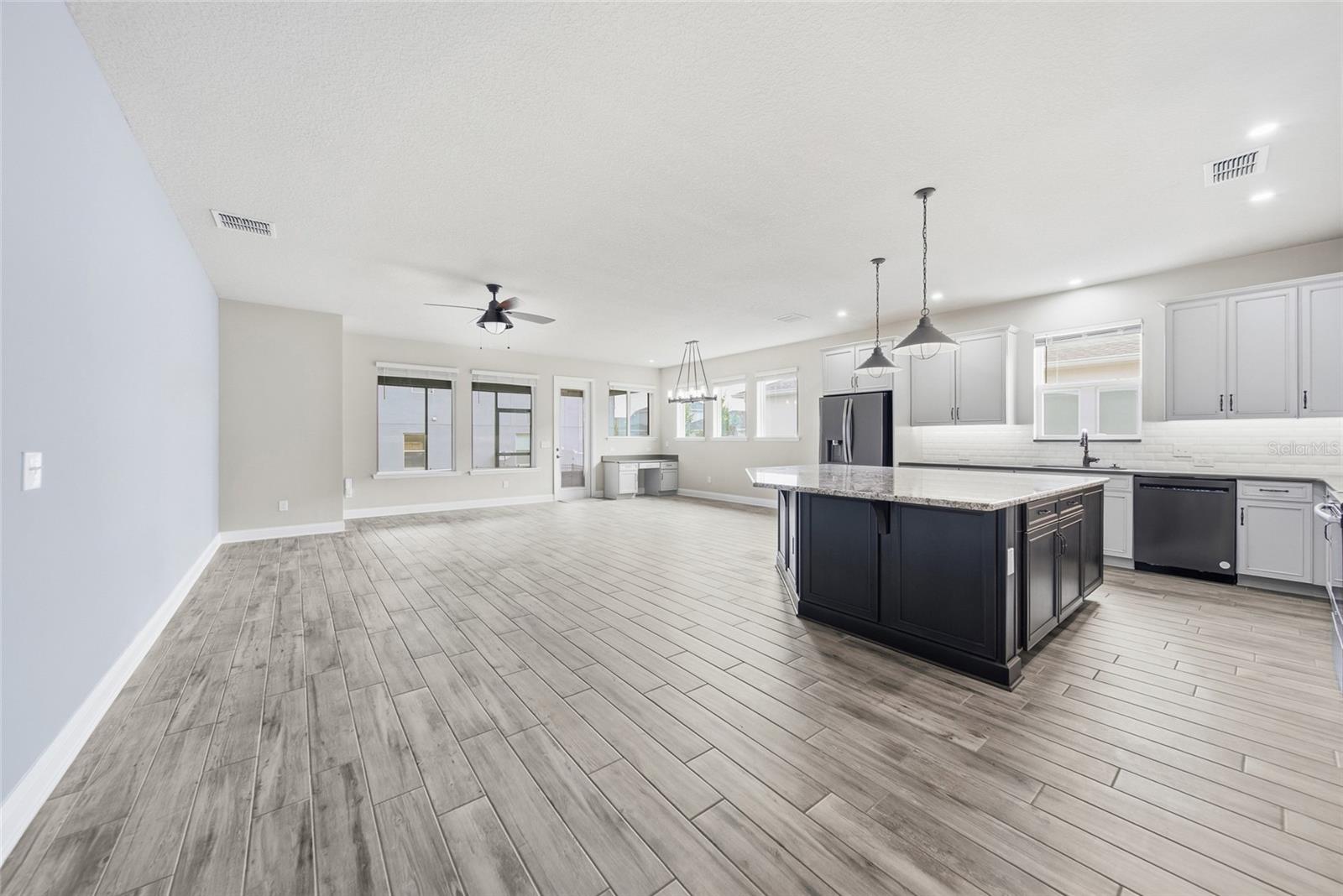 17026 CRESTMONT BLVD