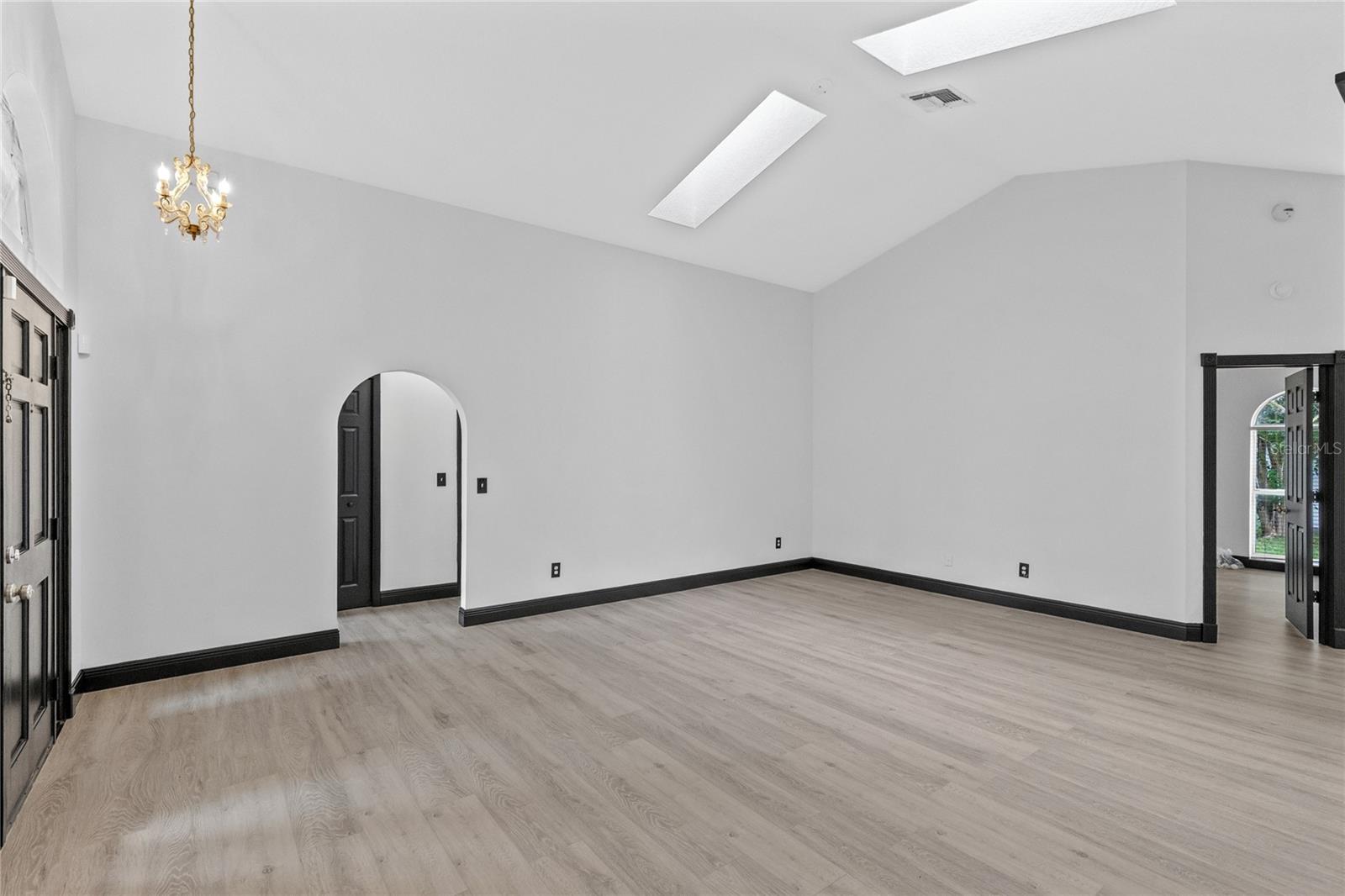 2133 MEADOWMOUSE ST