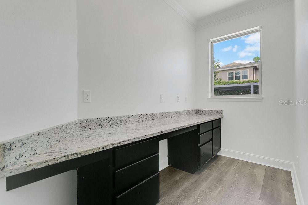 14105 LARKSPUR LAKE DR